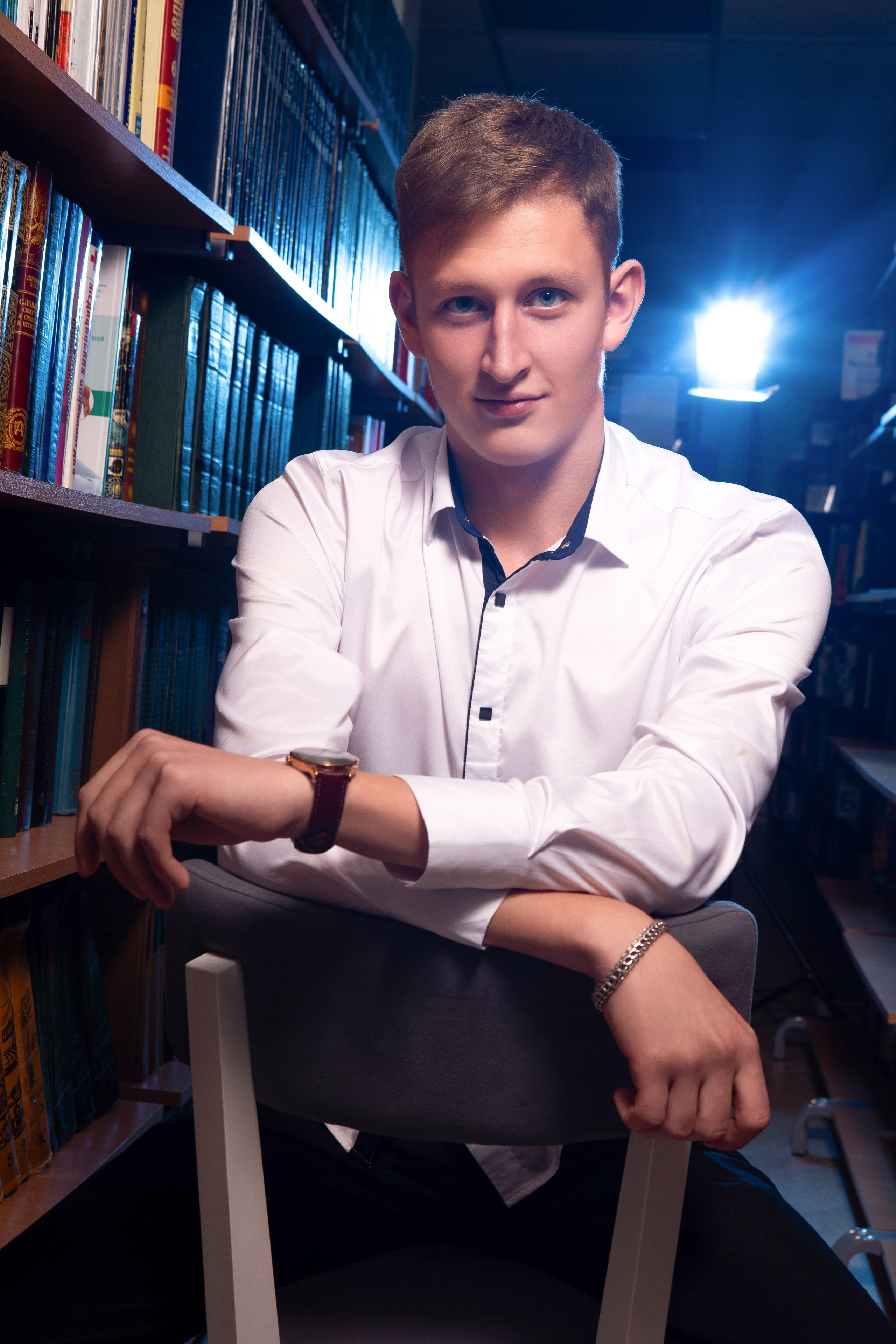 СЪЕМКА ПОРТРЕТОВ В БИБЛИОТЕКЕ ДЛЯ 11 КЛАССОВ-2. ТВОЙ АЛЬБОМ / ТВОИ ПРАВИЛА