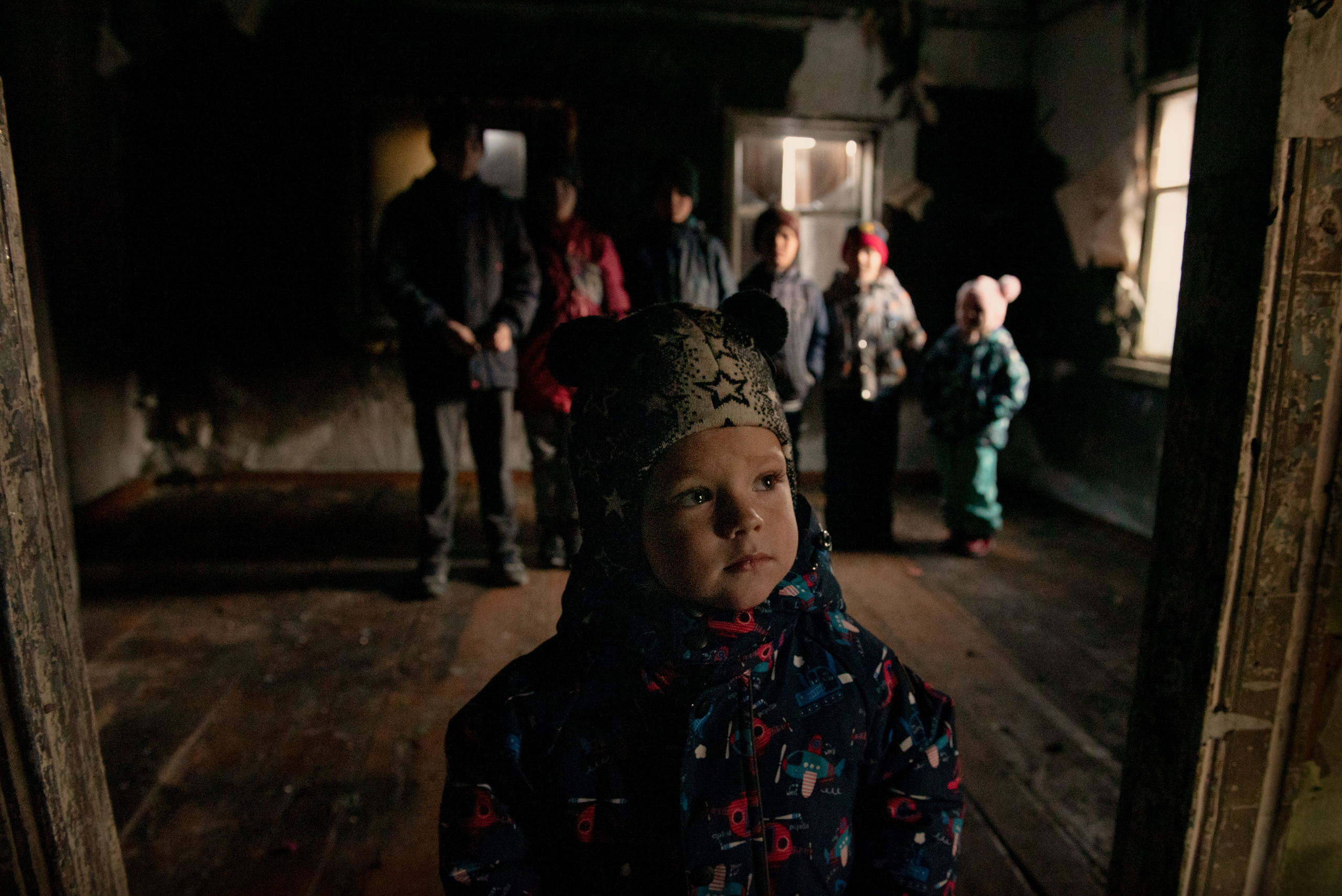 Пожар оставил без дома семью с 9 детьми. Репортажный фотограф Анна Диденко