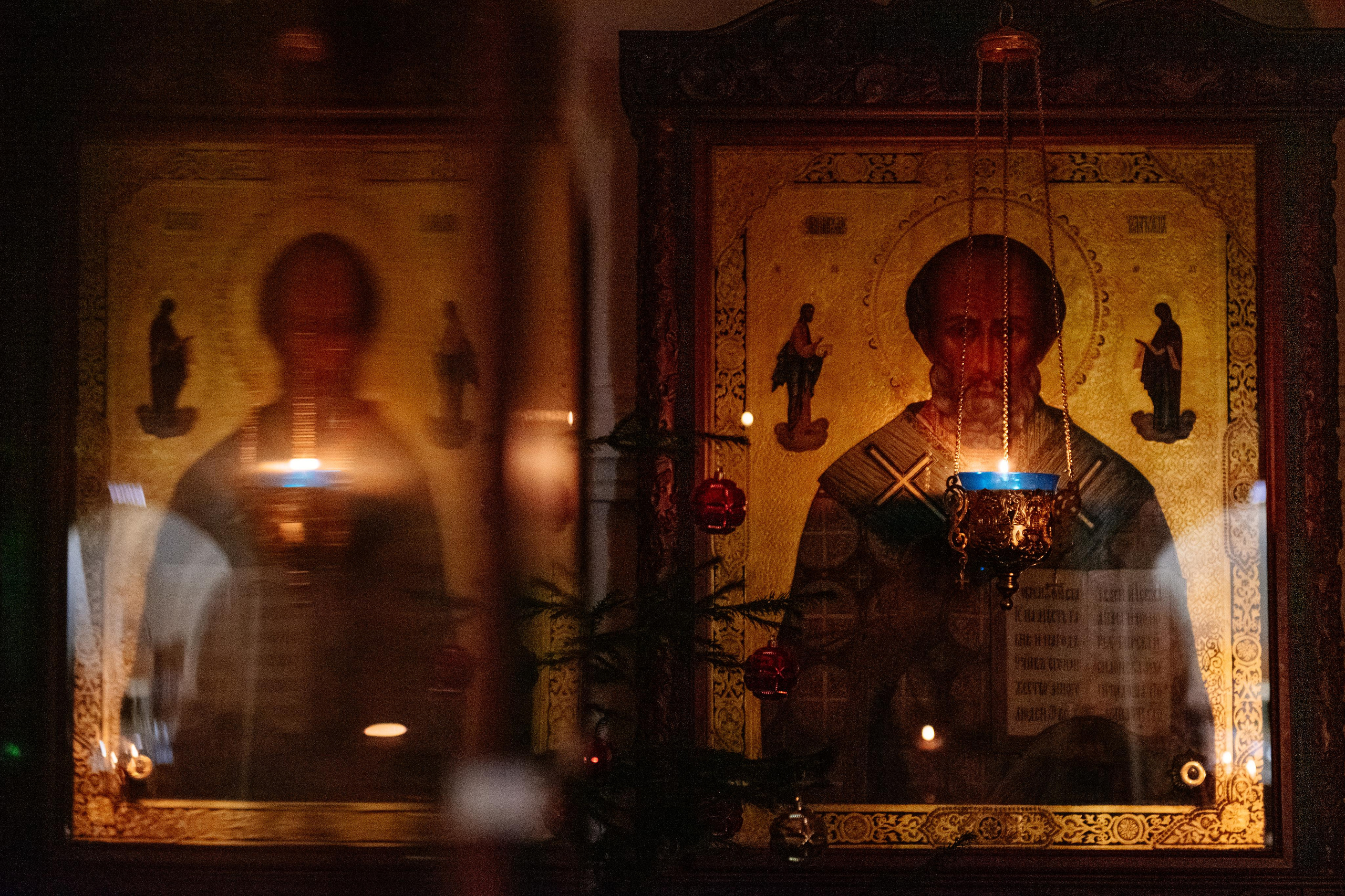 Православное богослужение, церковь,  Харлампиевский храм Иркутска, святой Николай Угодник, православная фотосъемка богослужений, православный фотограф в Иркутске Анна Диденко