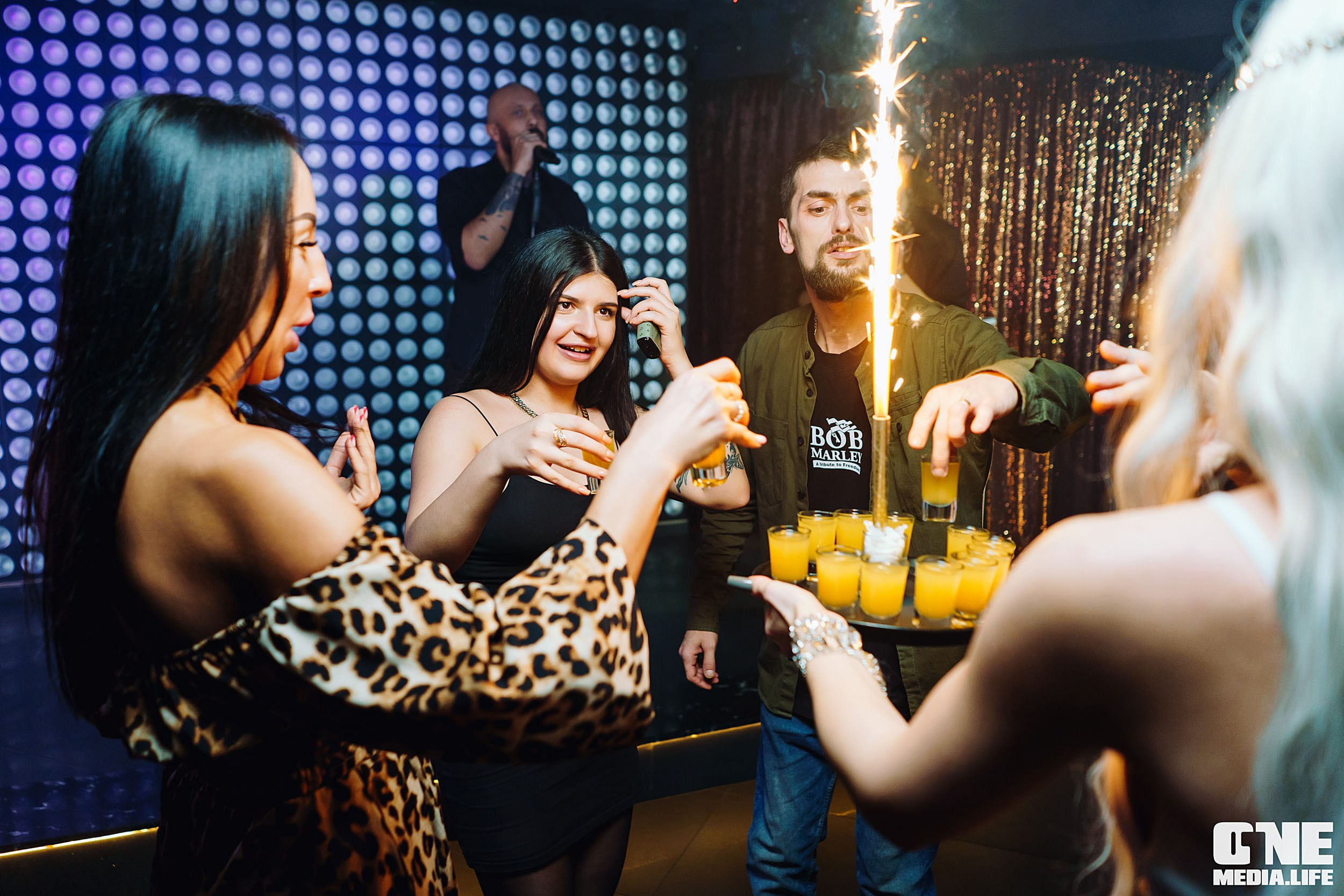 Фоторепортаж из караоке-клуба Эйфория. One Media Life: фоторепортажи, фотоотчеты с мероприятий и заведений