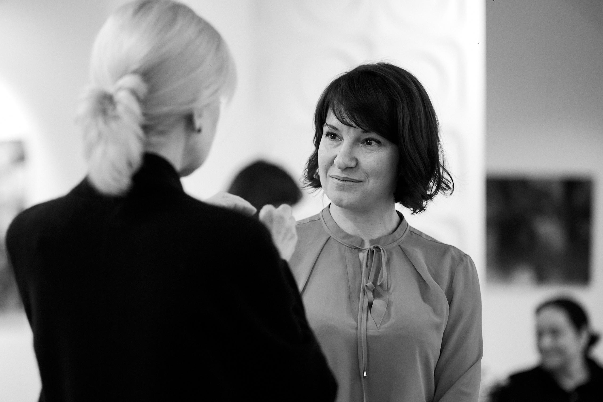 Открытие выставки краснодарской художницы Ларисы Блохиной. Фотограф Юлия Маринина