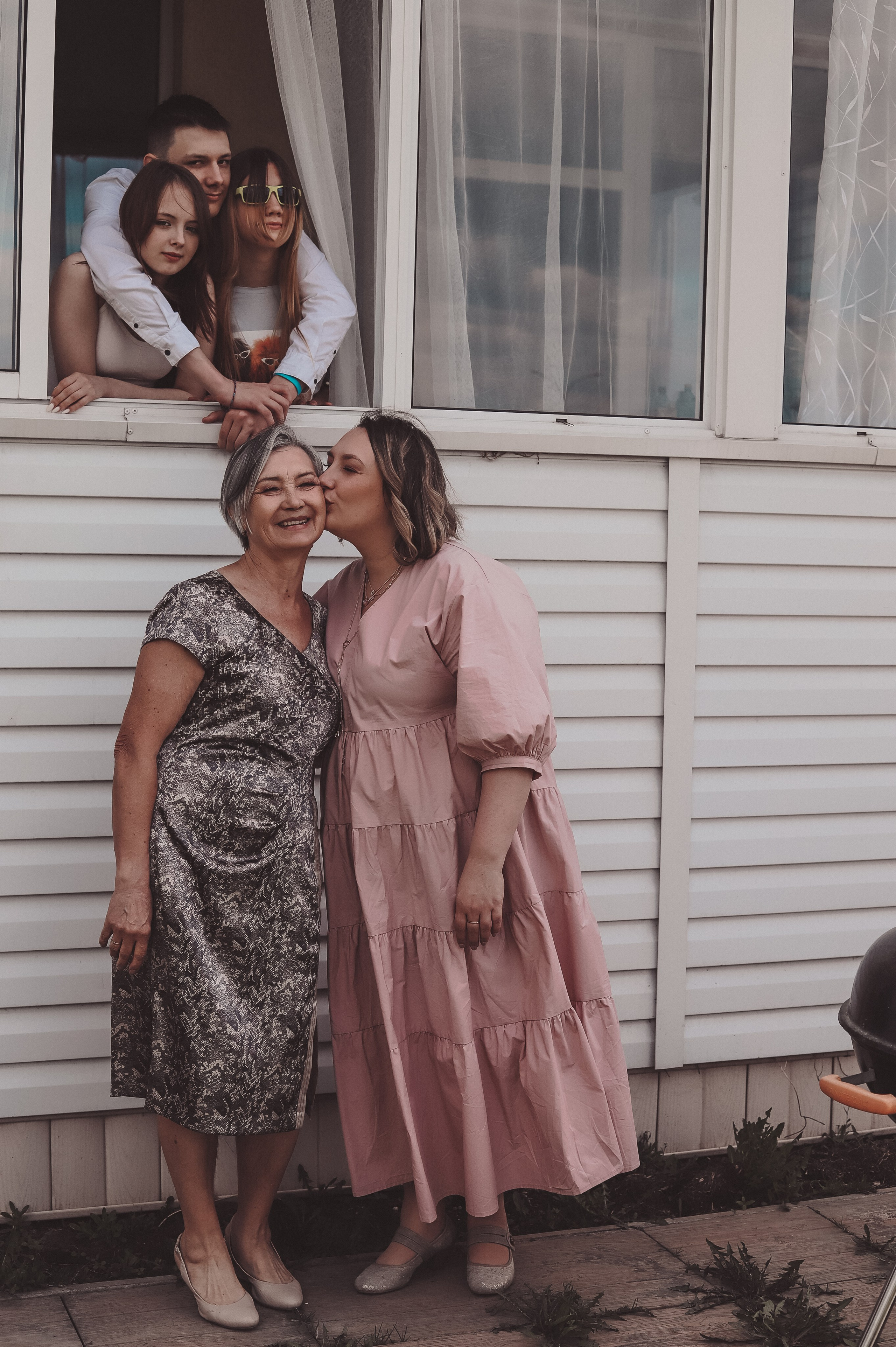 Домашняя фотосессия - Большая красивая семья летом. Семейный и женский фотограф Кемерово Мария Степ