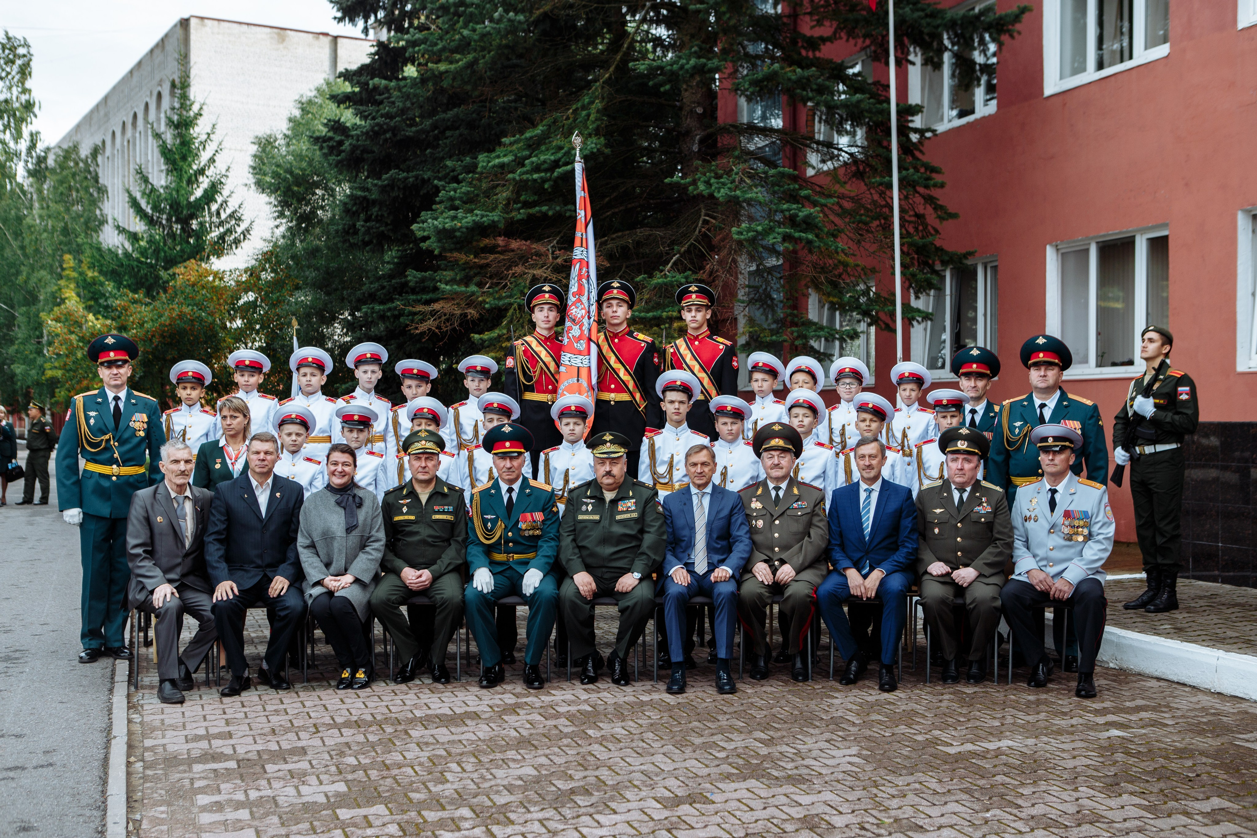 Фото выпускного кадетского училища