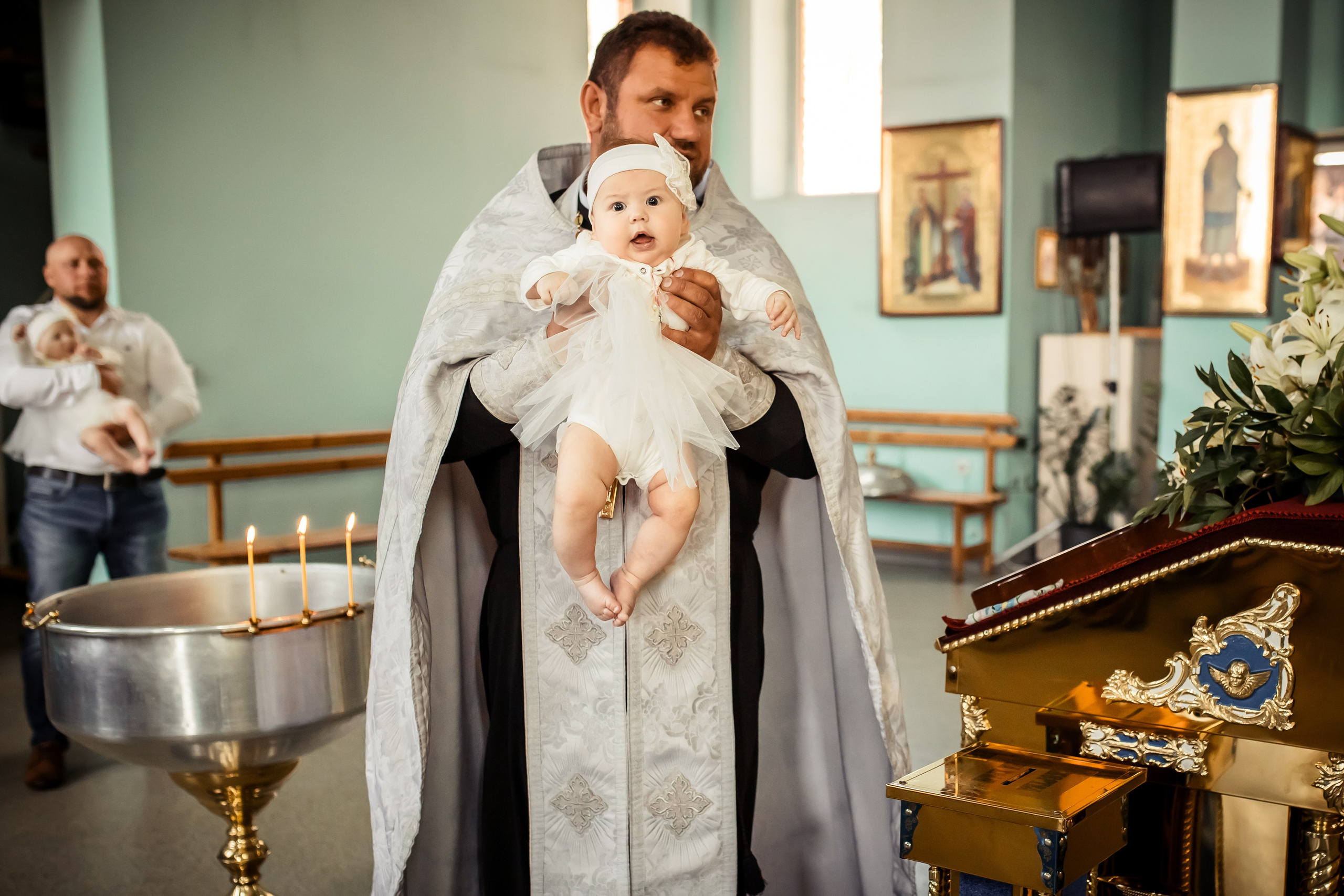 Крещение Милании и Эмилии