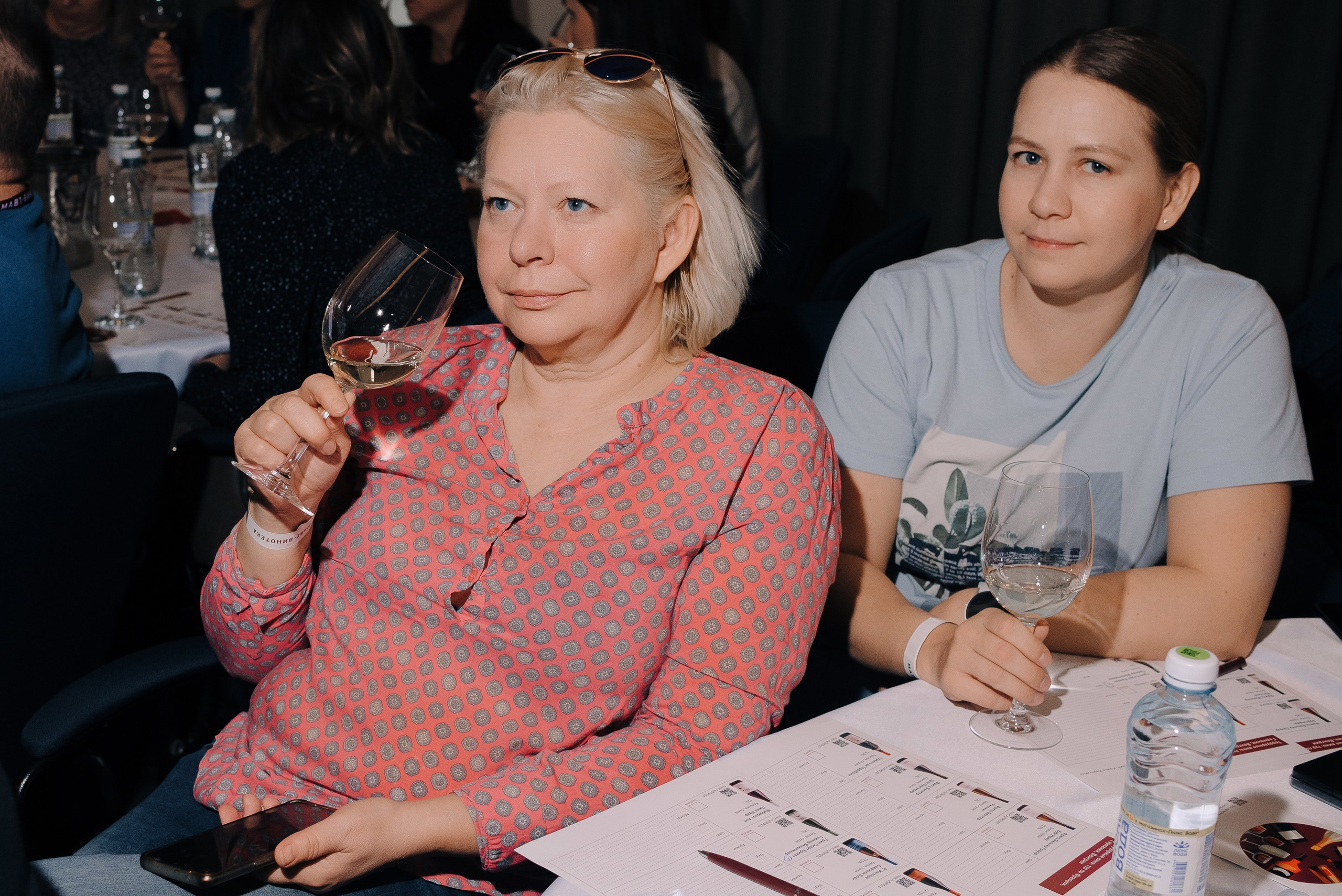 ФЕСТИВАЛЬ ВИНА И КРЕПКИХ НАПИТКОВ МАВТ-ВИНОТЕКА. Репортажный фотограф Зуев Роман г. Челябинск