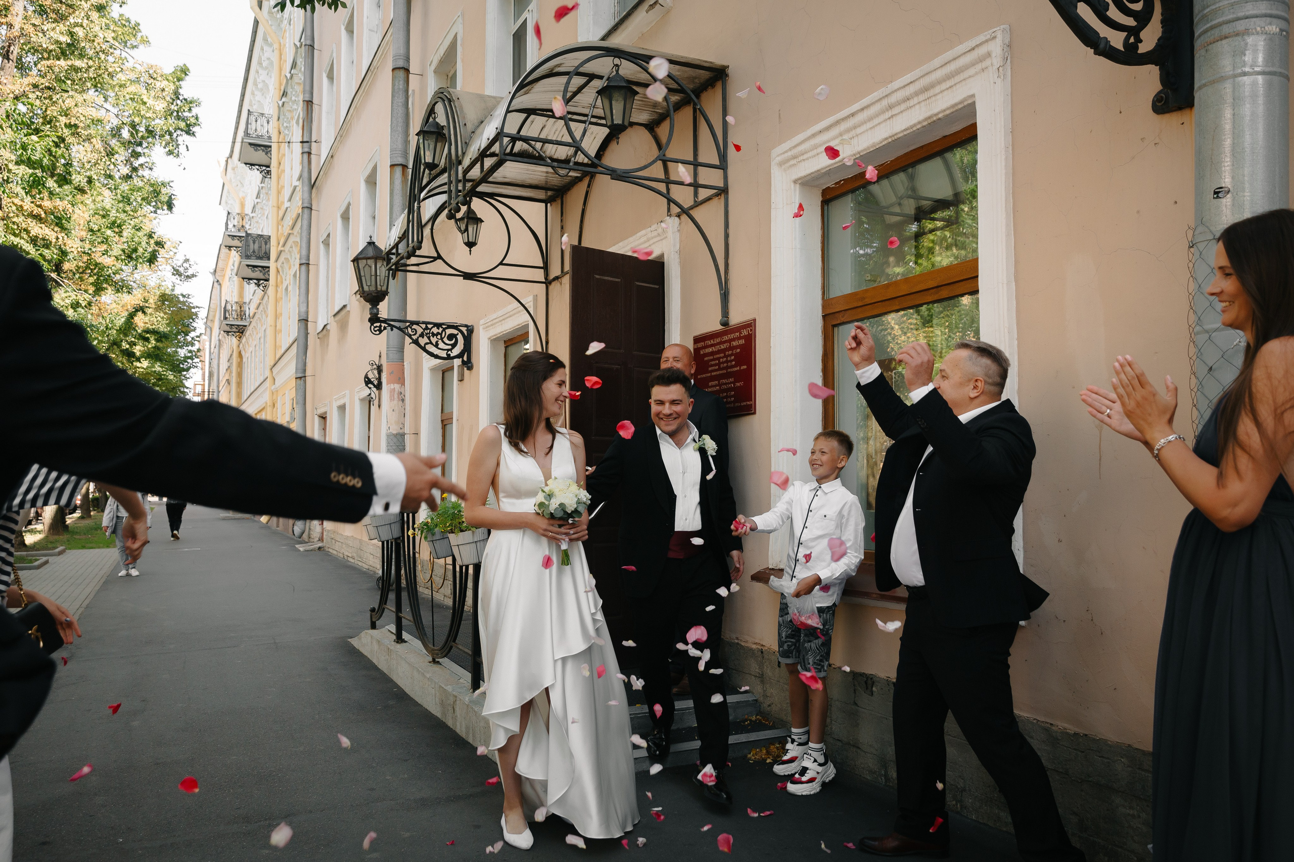 КРОНШТАДТСКИЙ ЗАГС | Август, Летний сад, Исаакий. Свадебный фотограф в Санкт-Петербурге Полина Корзухина