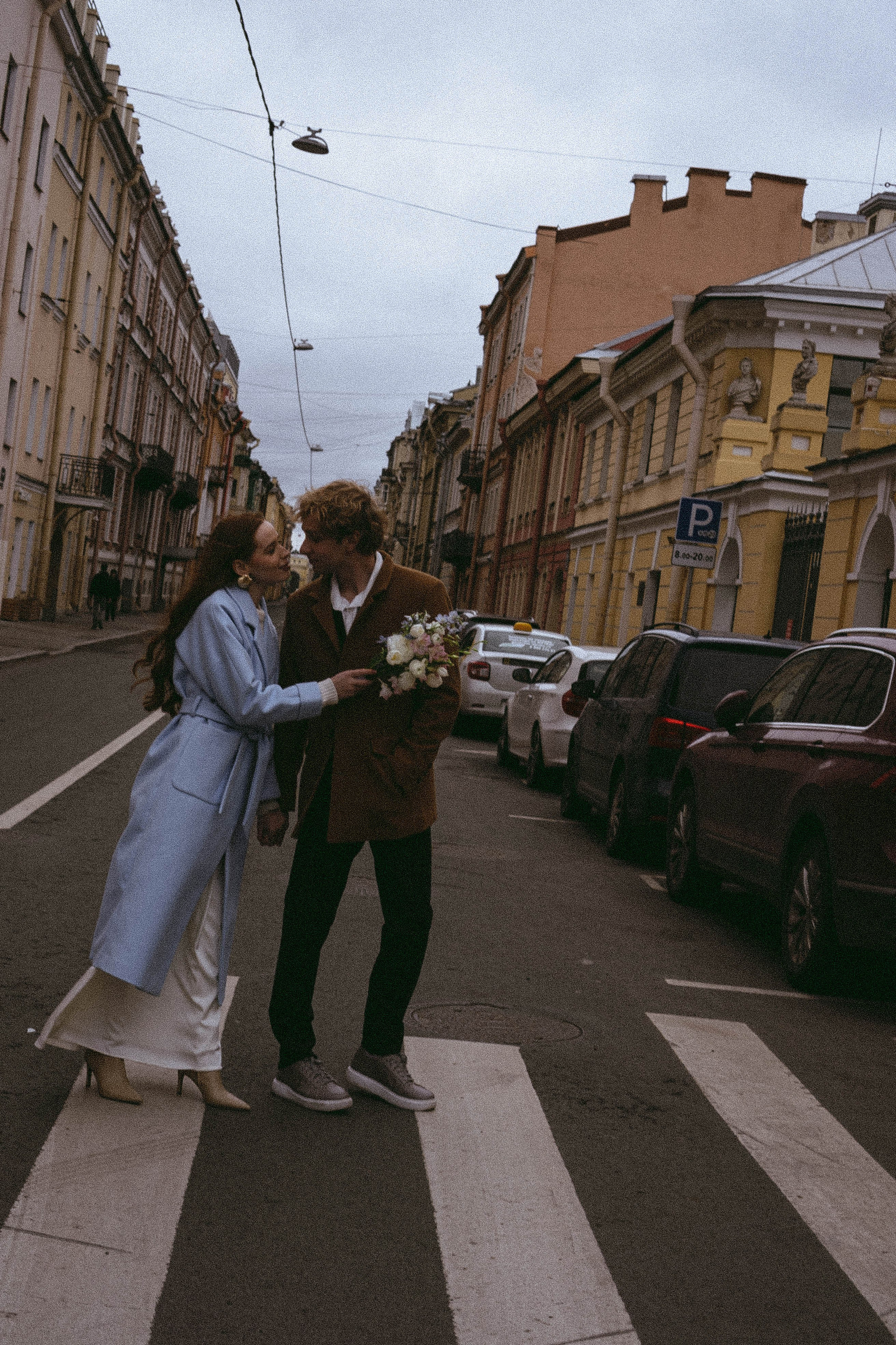 СВАДЕБНАЯ СЬЕМКА В ОТЕЛЕ. СБОРЫ ЖЕНИХА И НЕВЕСТЫ И ТАКЖЕ ТОР И ПОДГОТОВКА К ПРОГУЛКЕ И ПРОГУЛКА ПО ПЕТРОГРАДКЕ. Профессиональный фотограф, Санкт-Петербург — Виктория Богомолова