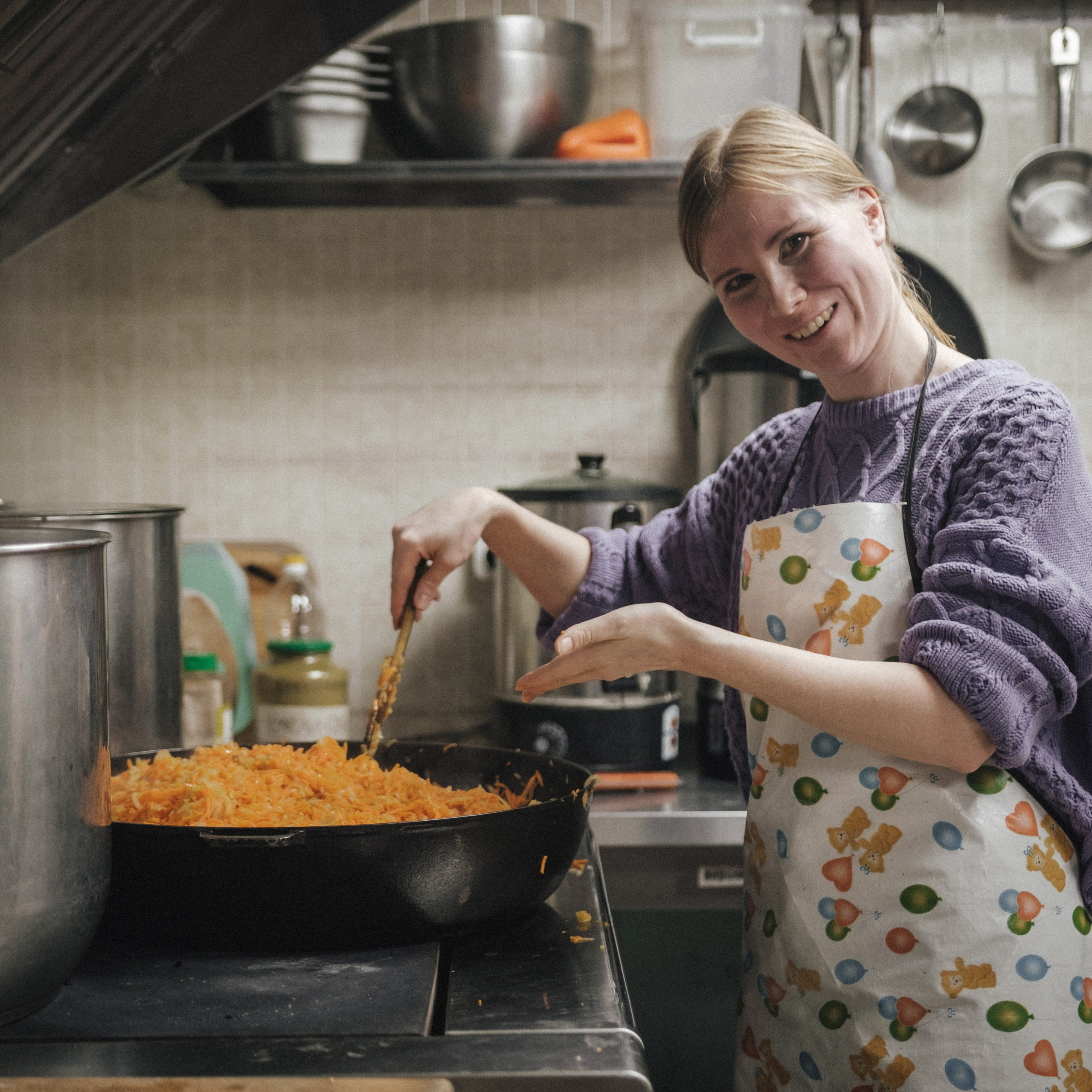 Снова готовка для кормления бездомных. Фотограф в Москве Максим Скоробогатов