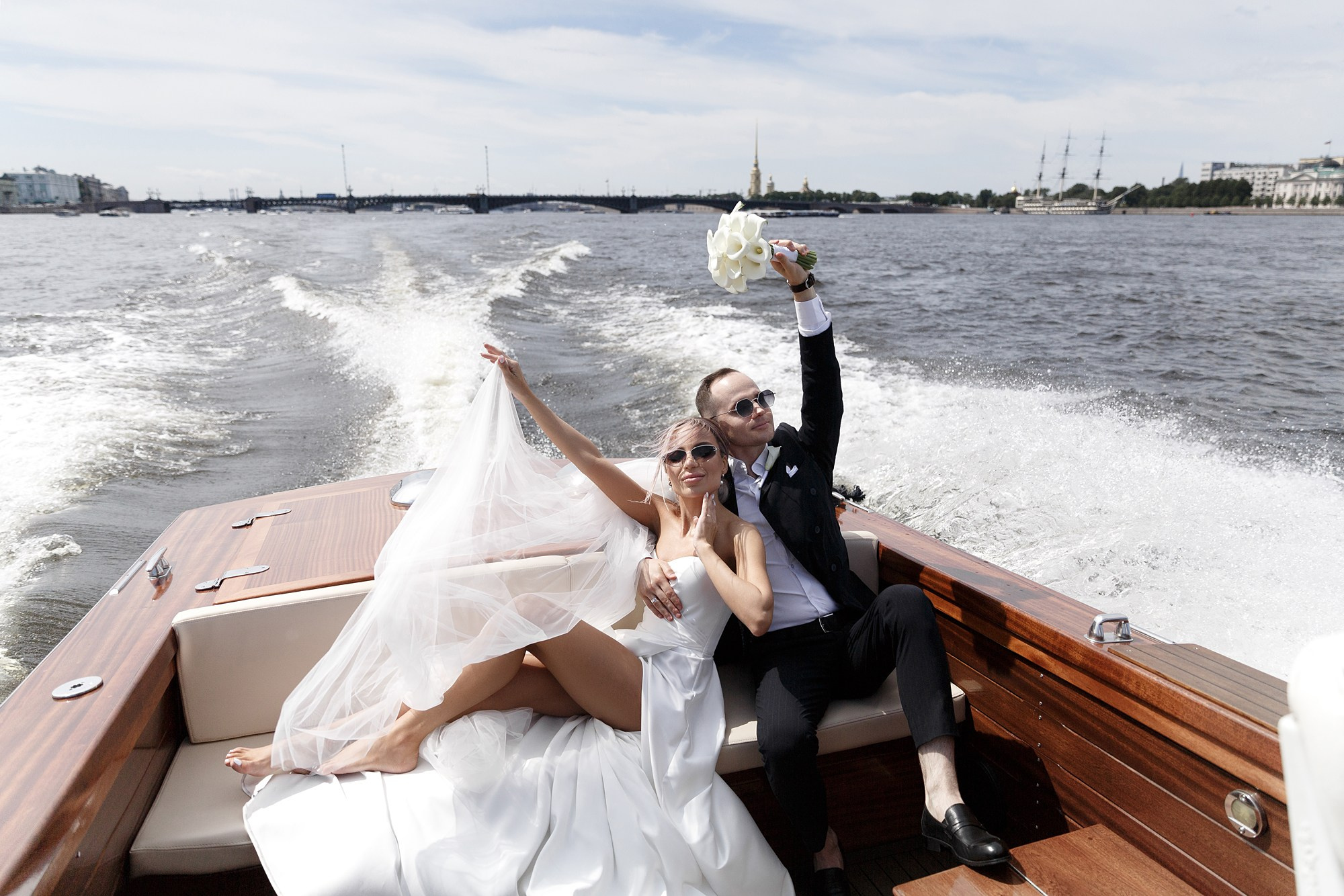 Свадьба на катере. Свадебный фотограф в Санкт-Петербурге Наталья Вендт