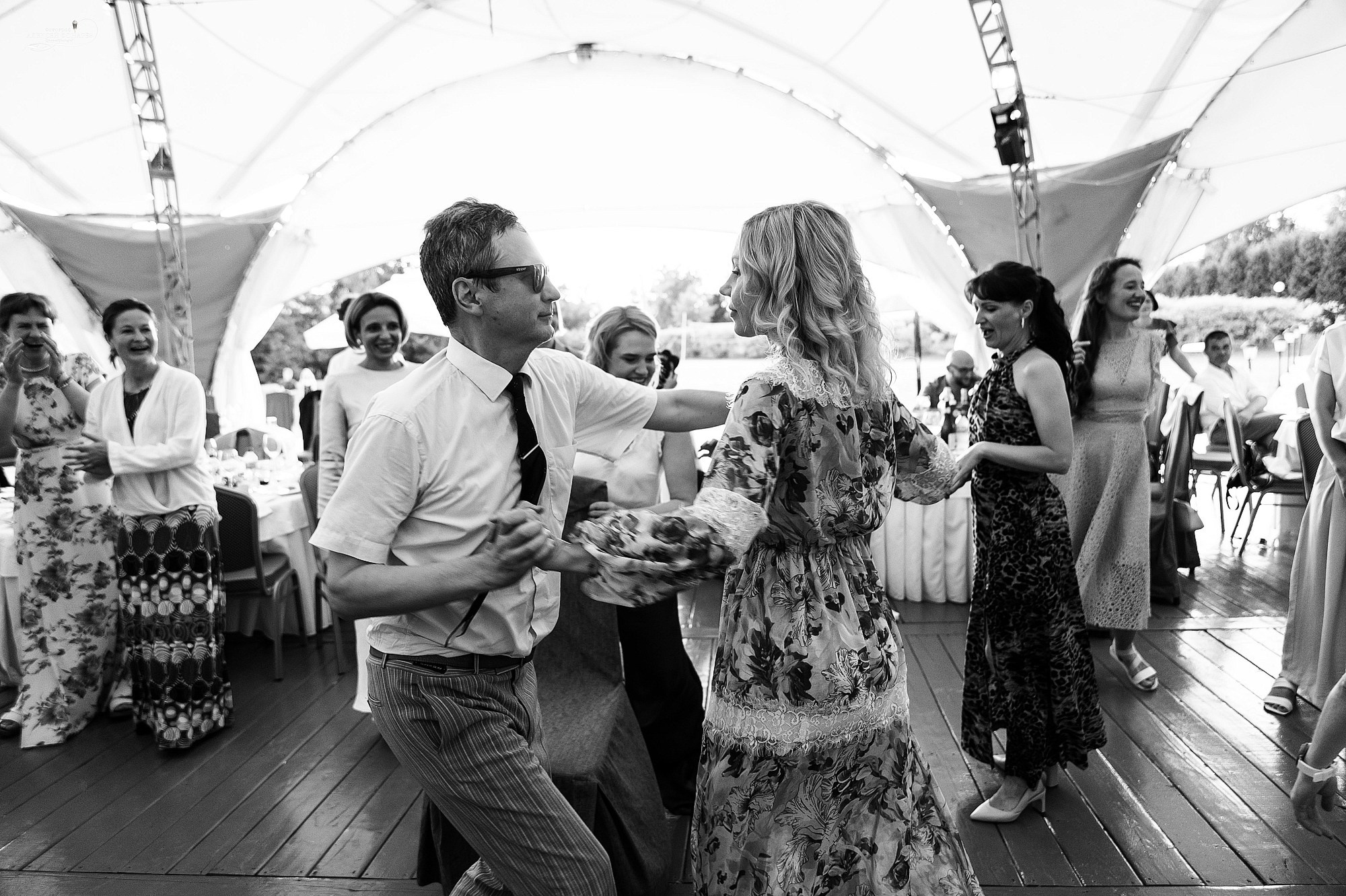 Школьный фотограф в Дубне Талдоме Кимрах. Свадебный фотограф в Дубне Алексей Фонарёв