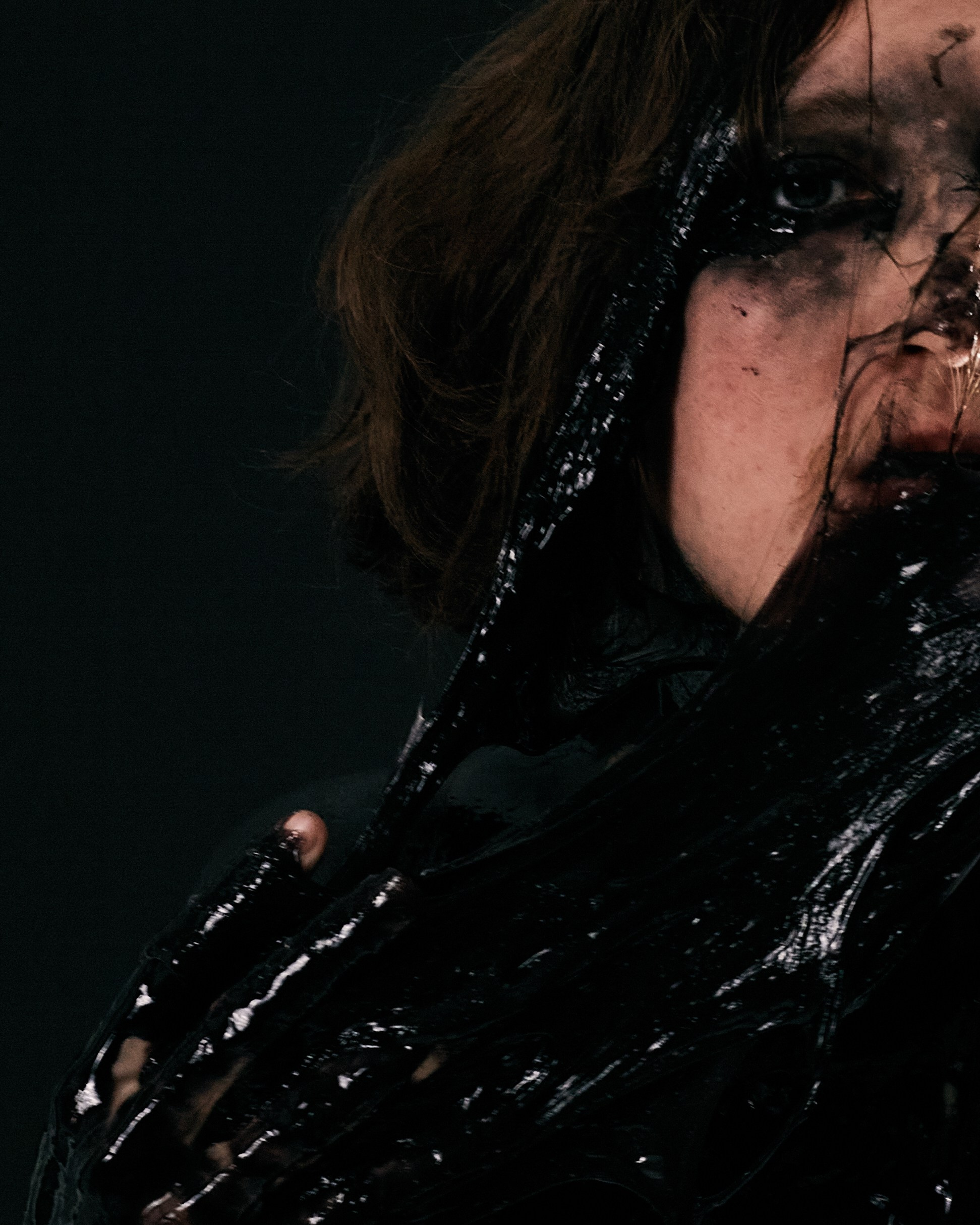 Чёрная жидкость. Фотограф из Первоуральска Роман Заиченко