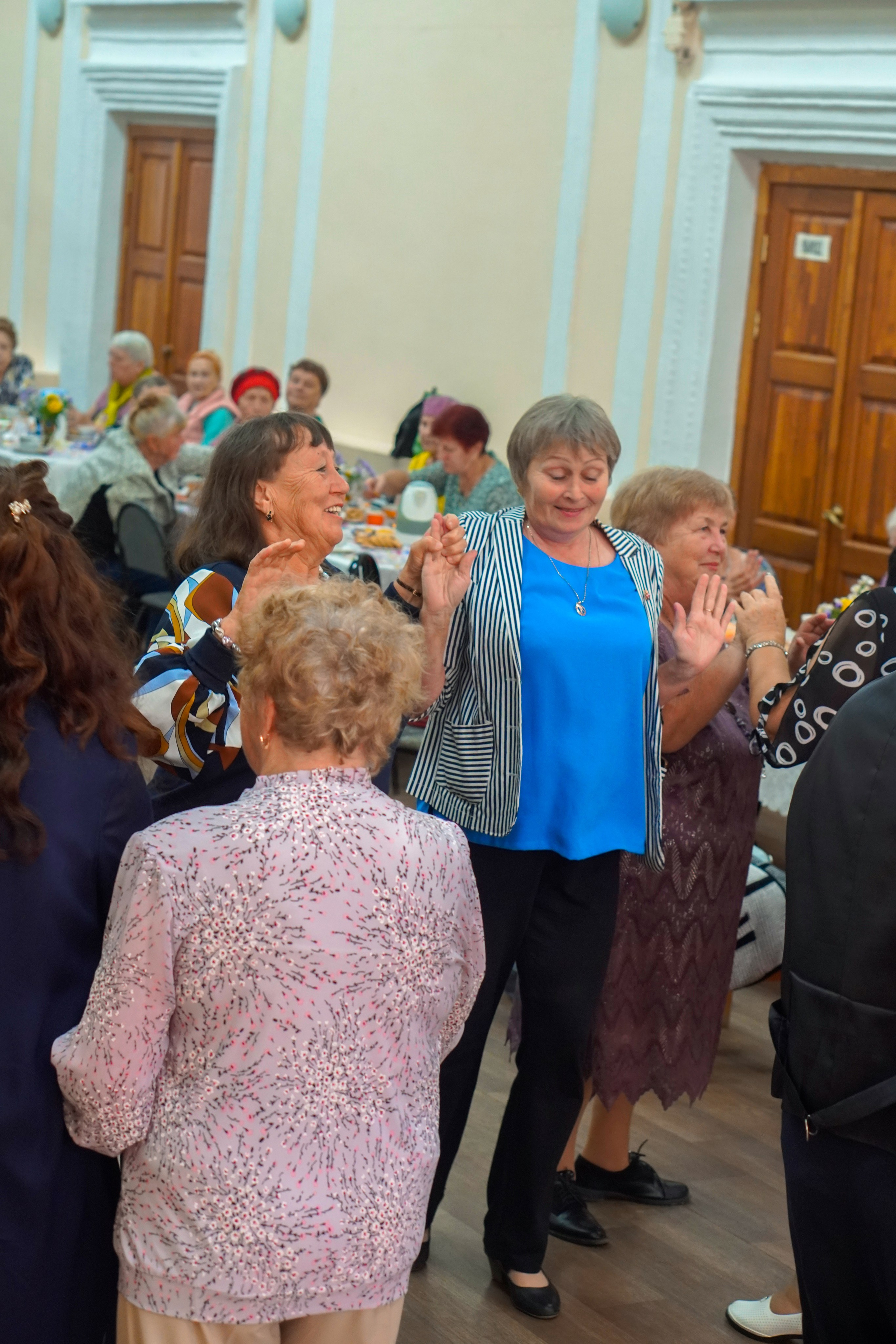 День пожилого человека мы отметили по-семейному: с чаем, пирогами и песнями!. МБУК «СВЕТОЧ» Р.П.ХОР