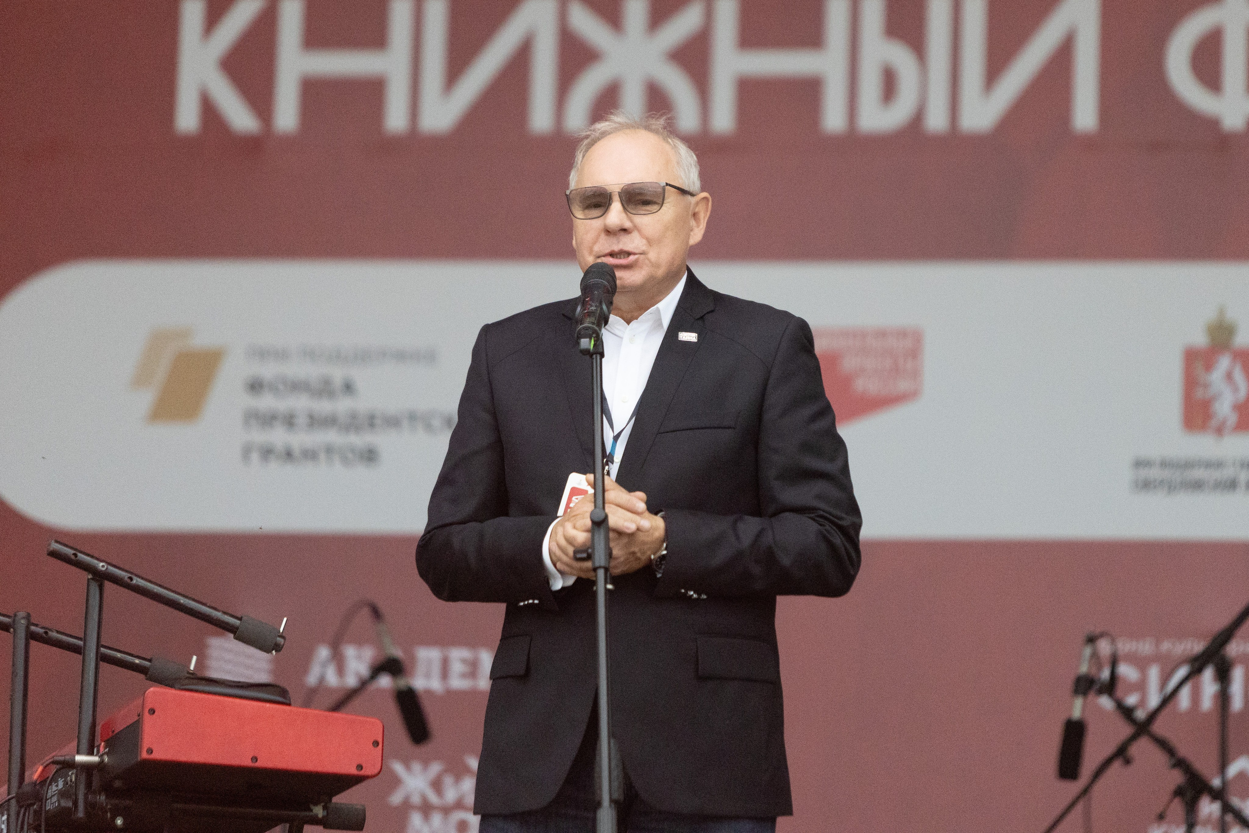 Игорь Прокопенко. Фотограф для маркетплейсов Михаил Бове