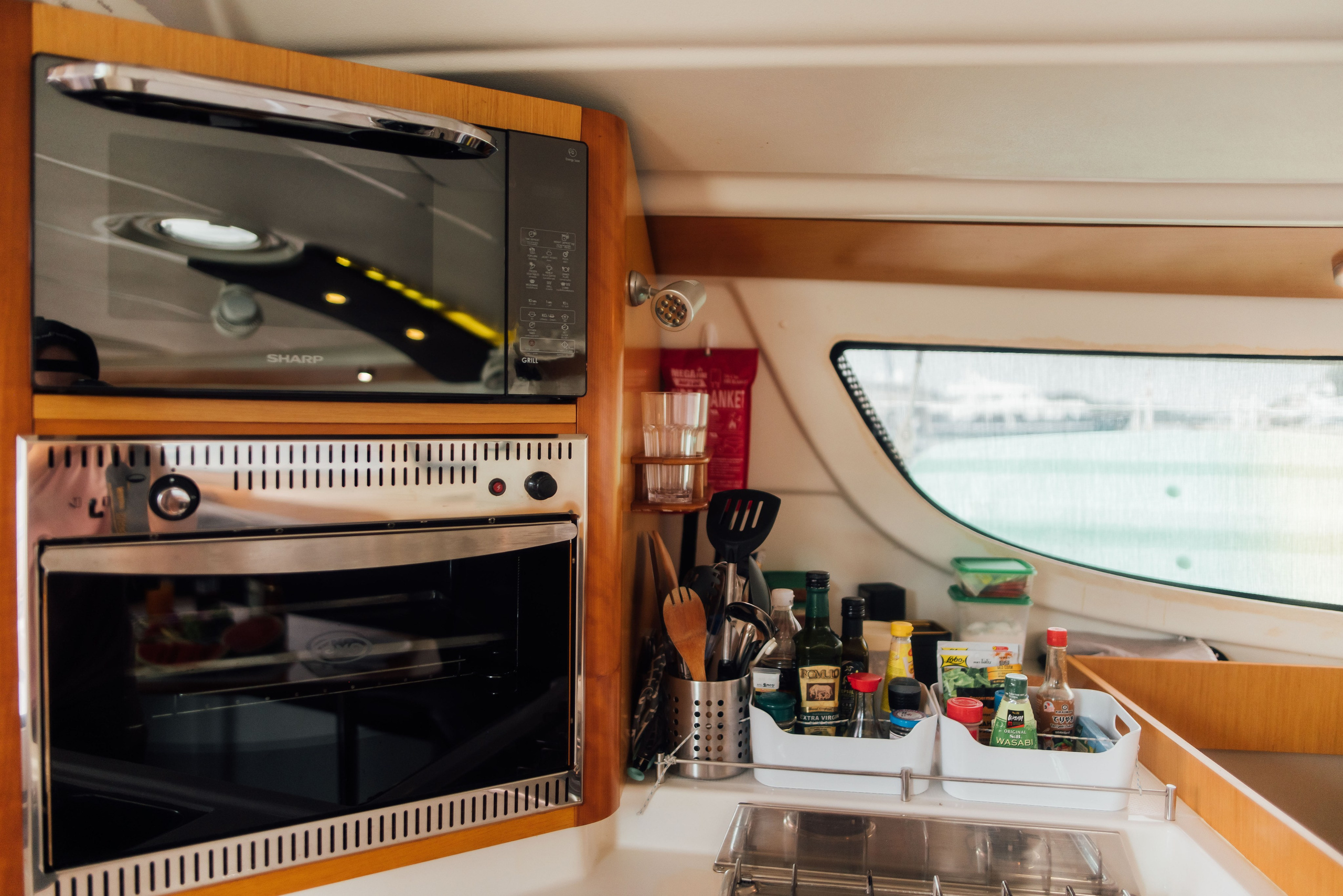 Интерьер Парусной яхты. Фотограф и Видеограф Анапа, Новороссийск, Краснодар. Алина и Женя