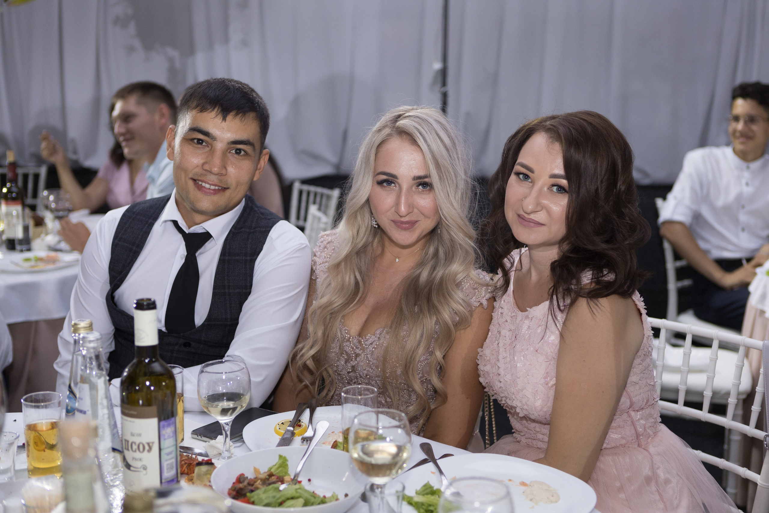 Свадебный фотограф Уфа — Руслан ГабдлисламовЖивые эмоции, красивые кадры, воспоминания на всю жизнь.Работаю по всей Республике Башкортоста. Свадебный фотограф Уфа Руслан Габдлисламов