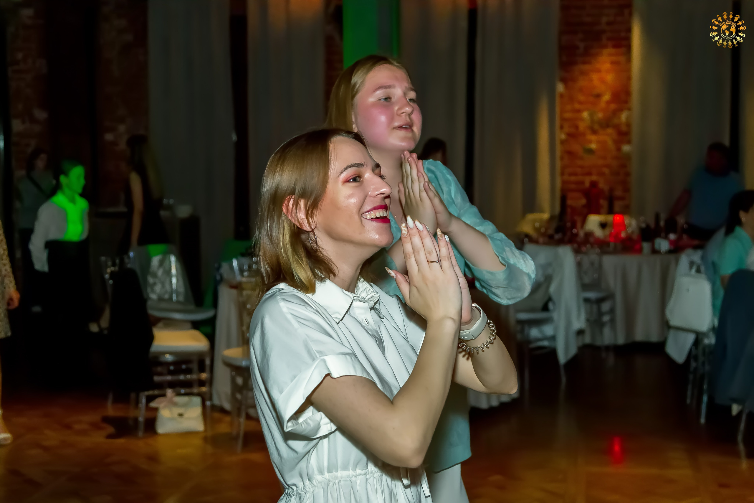 Выпускной 2023 (11-е классы) клуб «Джаггер», Москва. Репортажная съемка в Москве и области. Анималистика