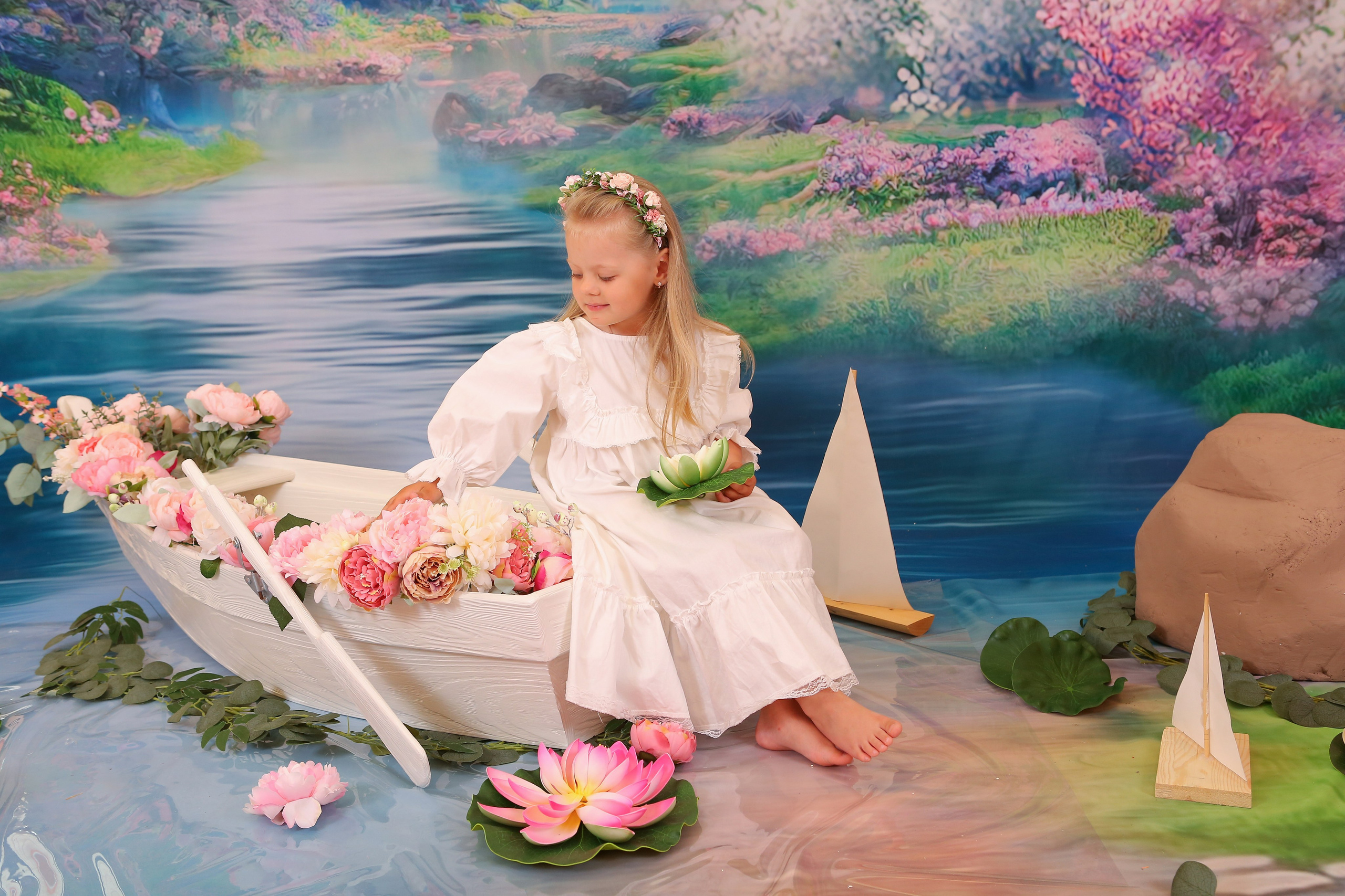 Цветочная лодка. Студия детской и семейной фотографии 12кадров