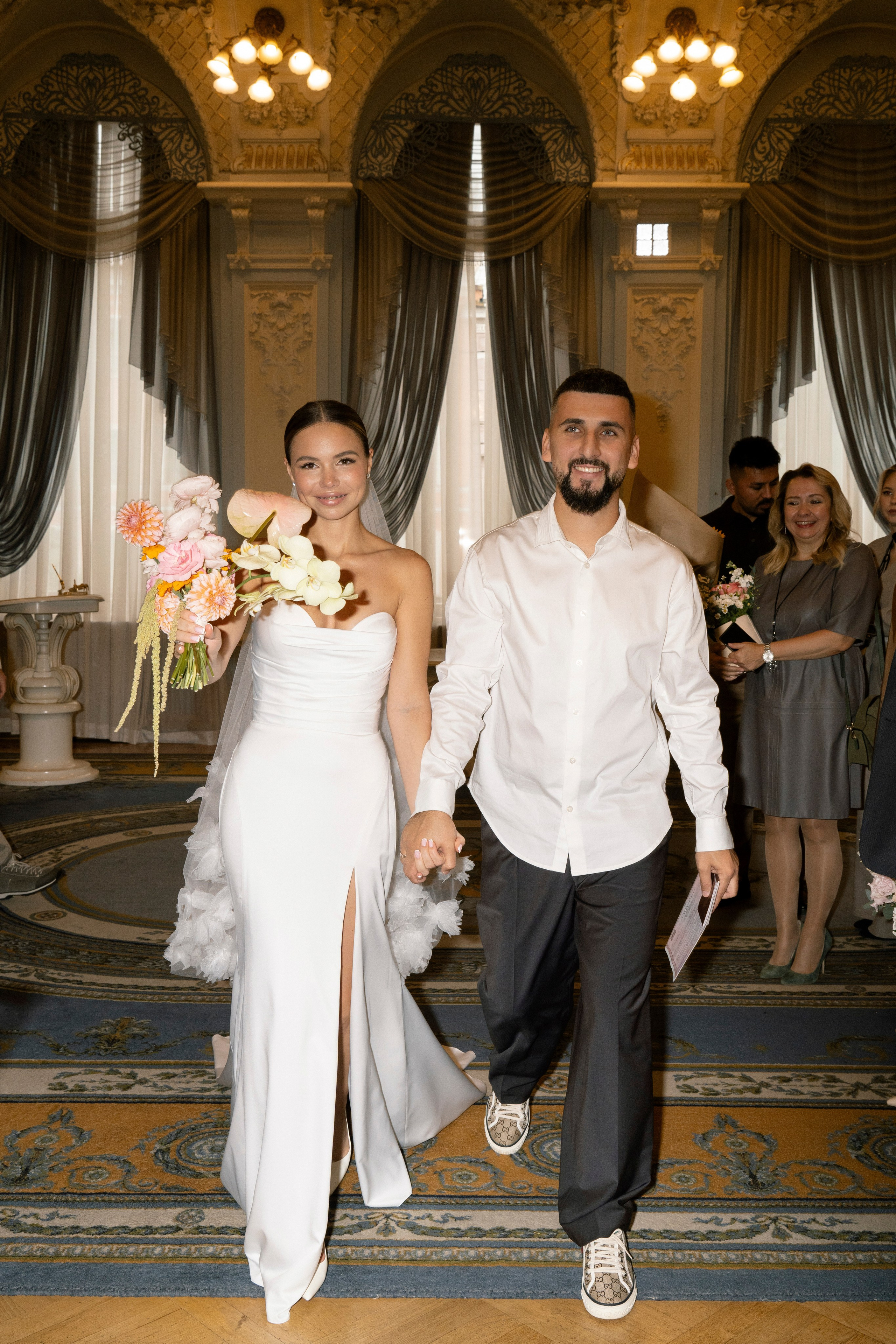 Андрей и Алина. Питер. Утро в отеле Angleter и банкет в Сезонах. Цифра и плёнка. Свадебный фотограф Катерина Чулкова