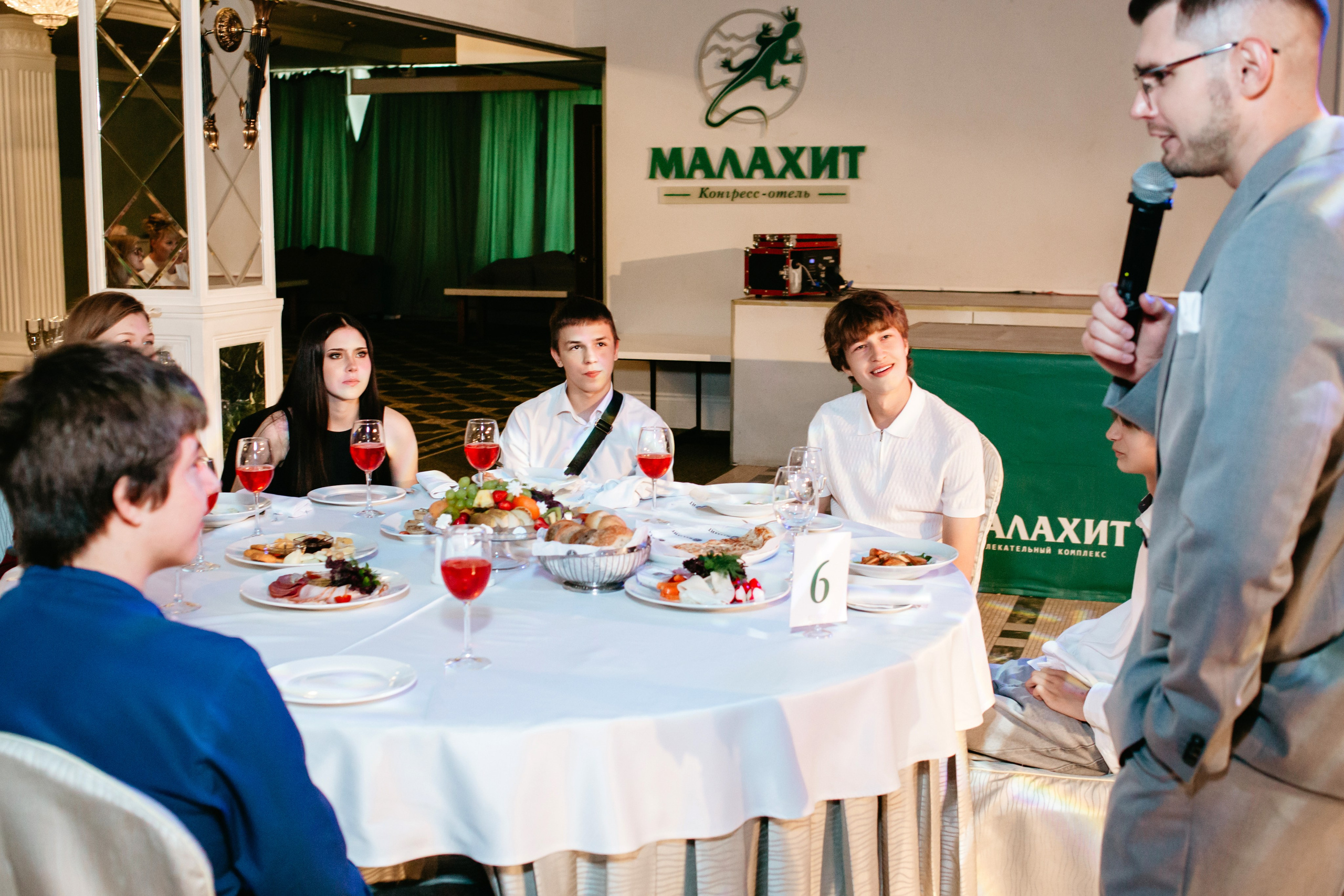 Выпускной 2025 (9класс) 124 школа. Фотограф в Челябинске Ополихина Анна