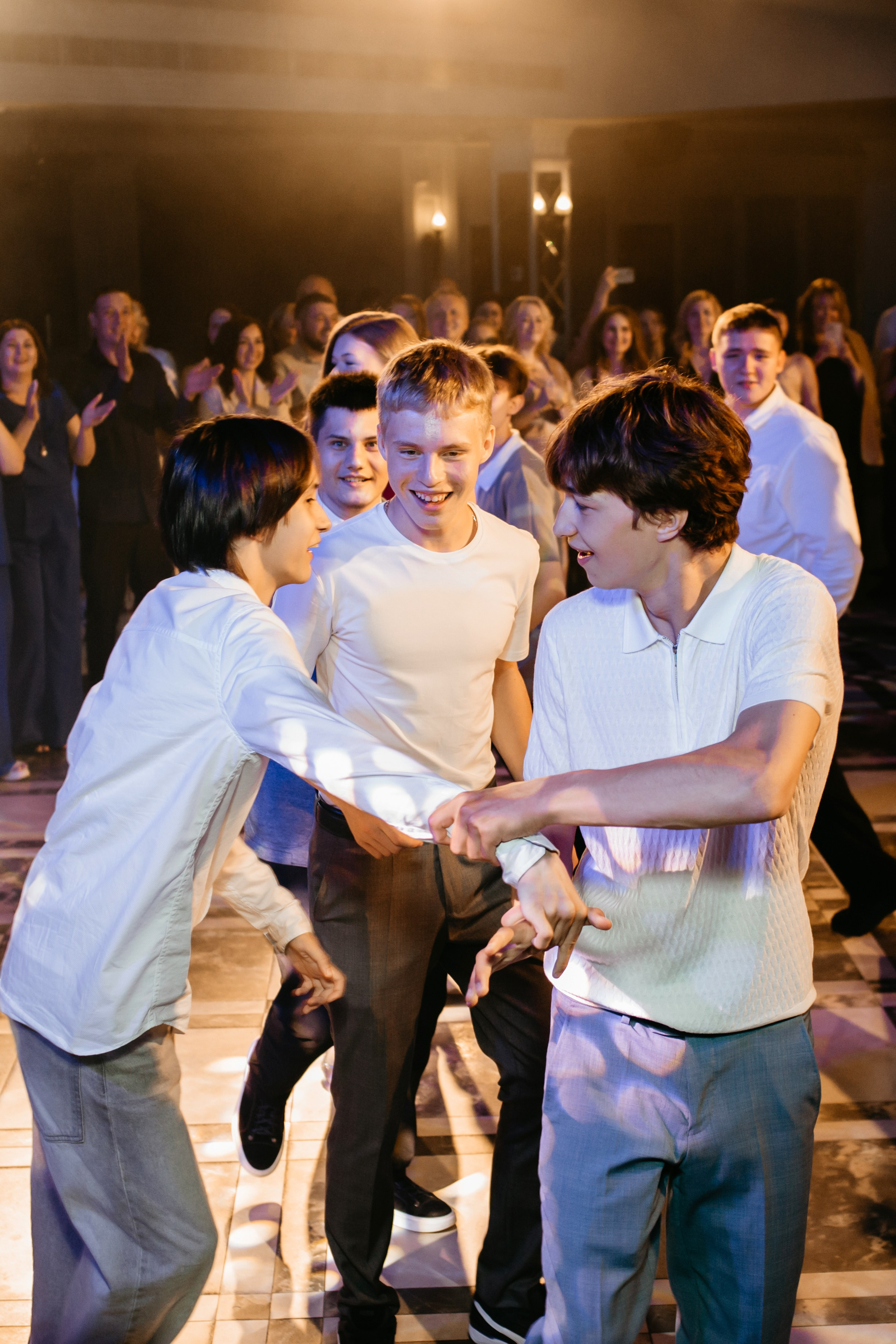 Выпускной 2025 (9класс) 124 школа. Фотограф в Челябинске Ополихина Анна