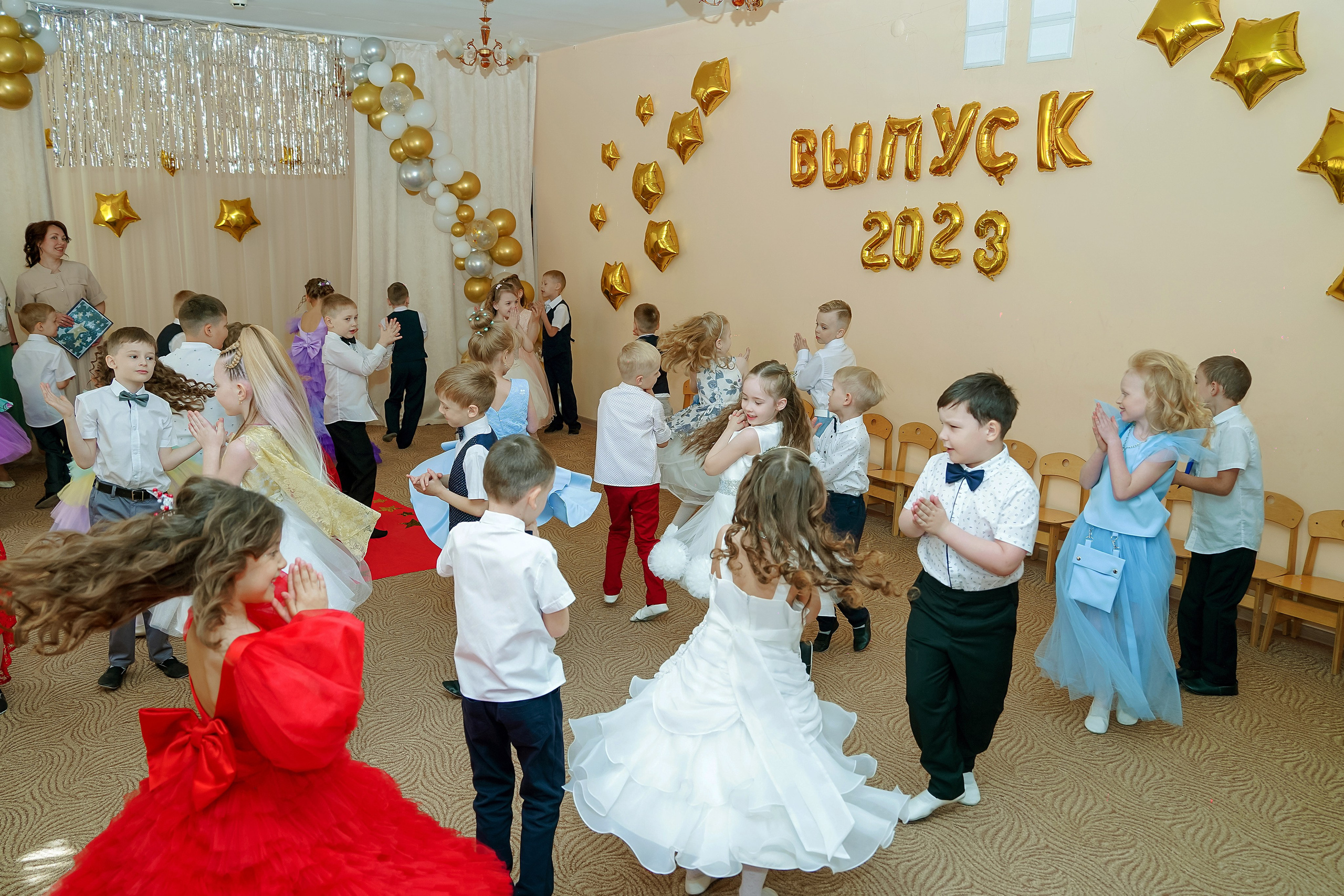 Фотосъемка видеосъёмка фотограф видеооператор новогодних утренников  в. Фотограф, видеооператор Нина Коршунова