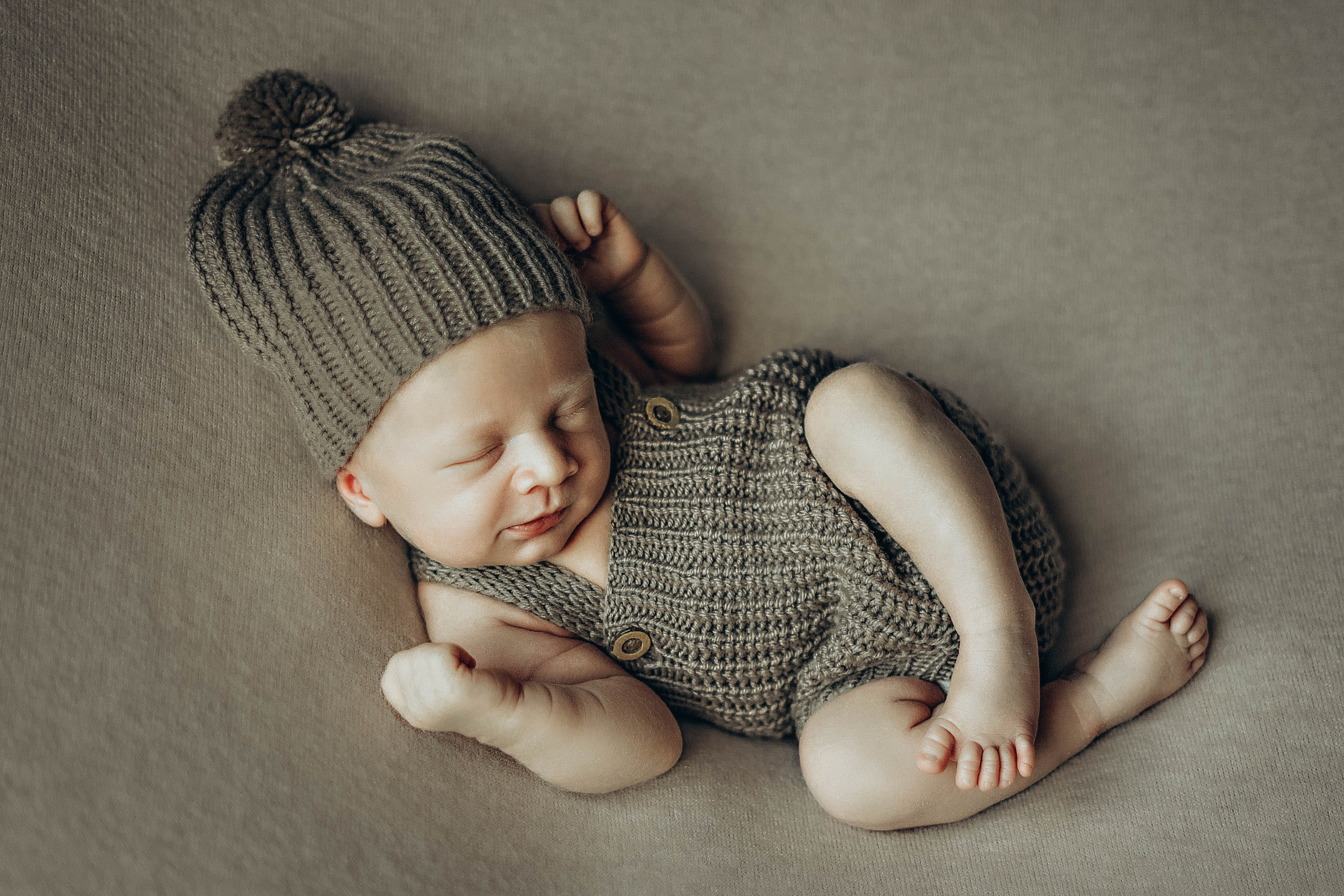 фотограф фотосессия ньюборн новорожденный малыш лайфстайл классический newborn фотосессия в краснодаре фотограф в краснодаре роды роддом фотограф