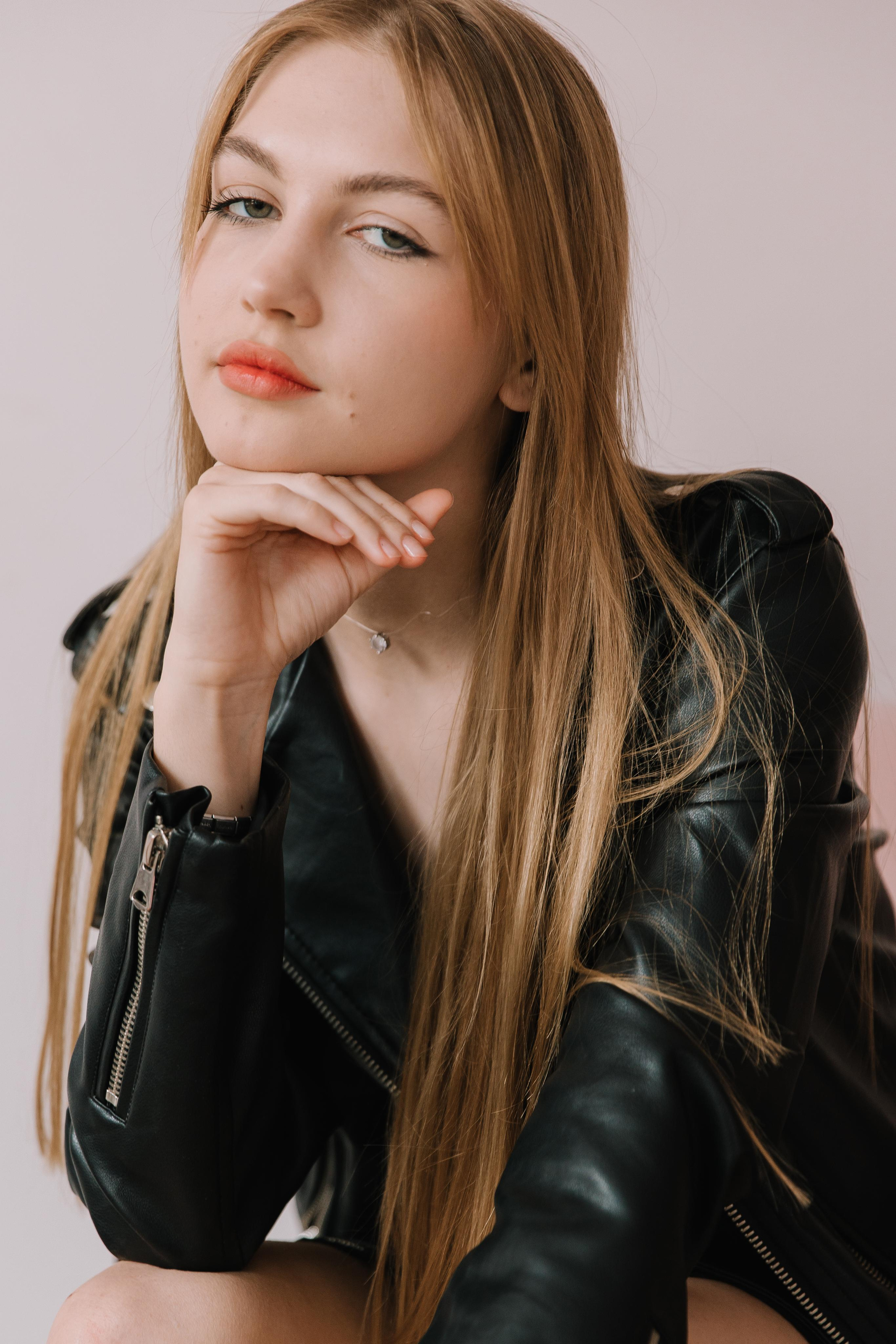 Юля. Главная