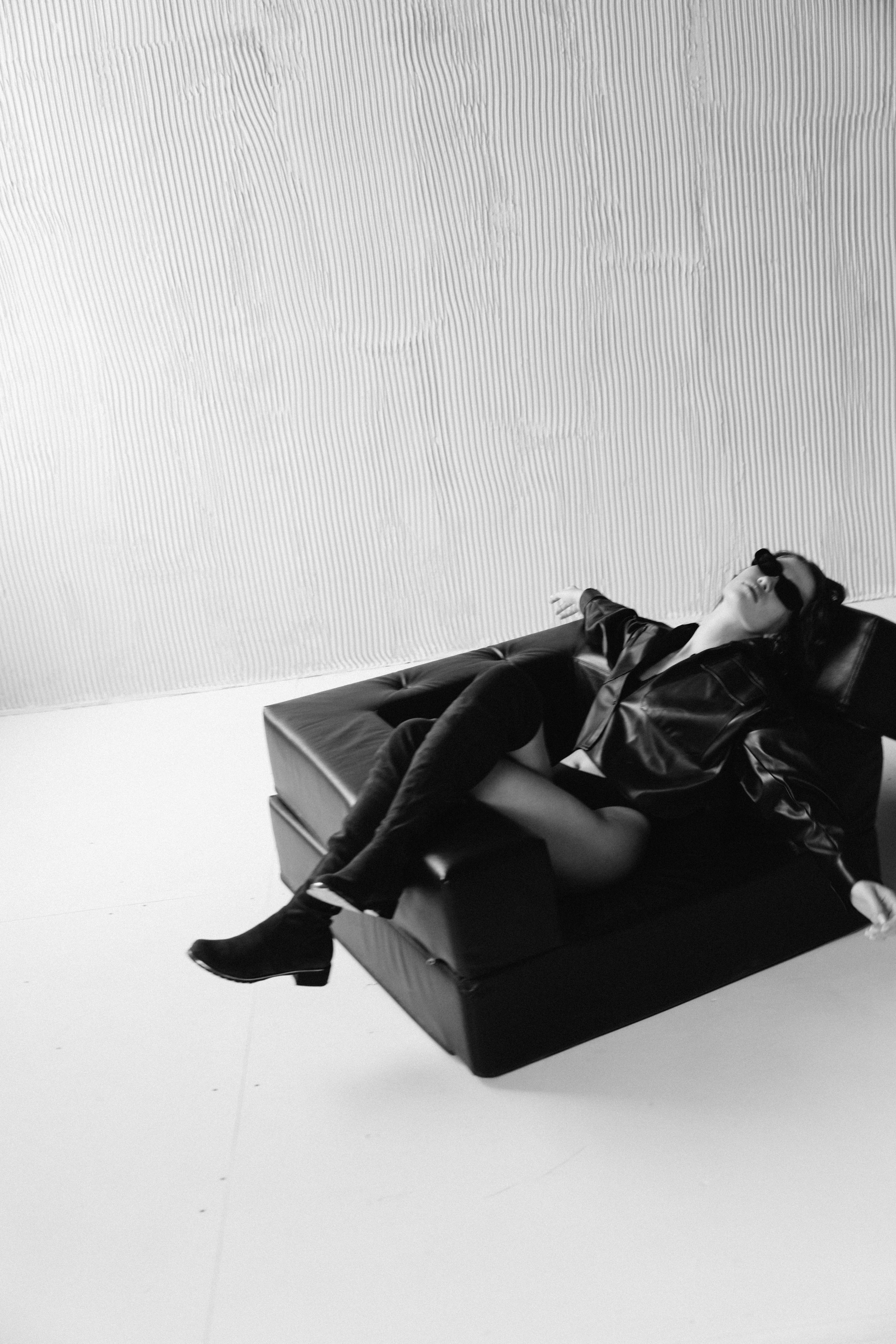 Ди. Главная