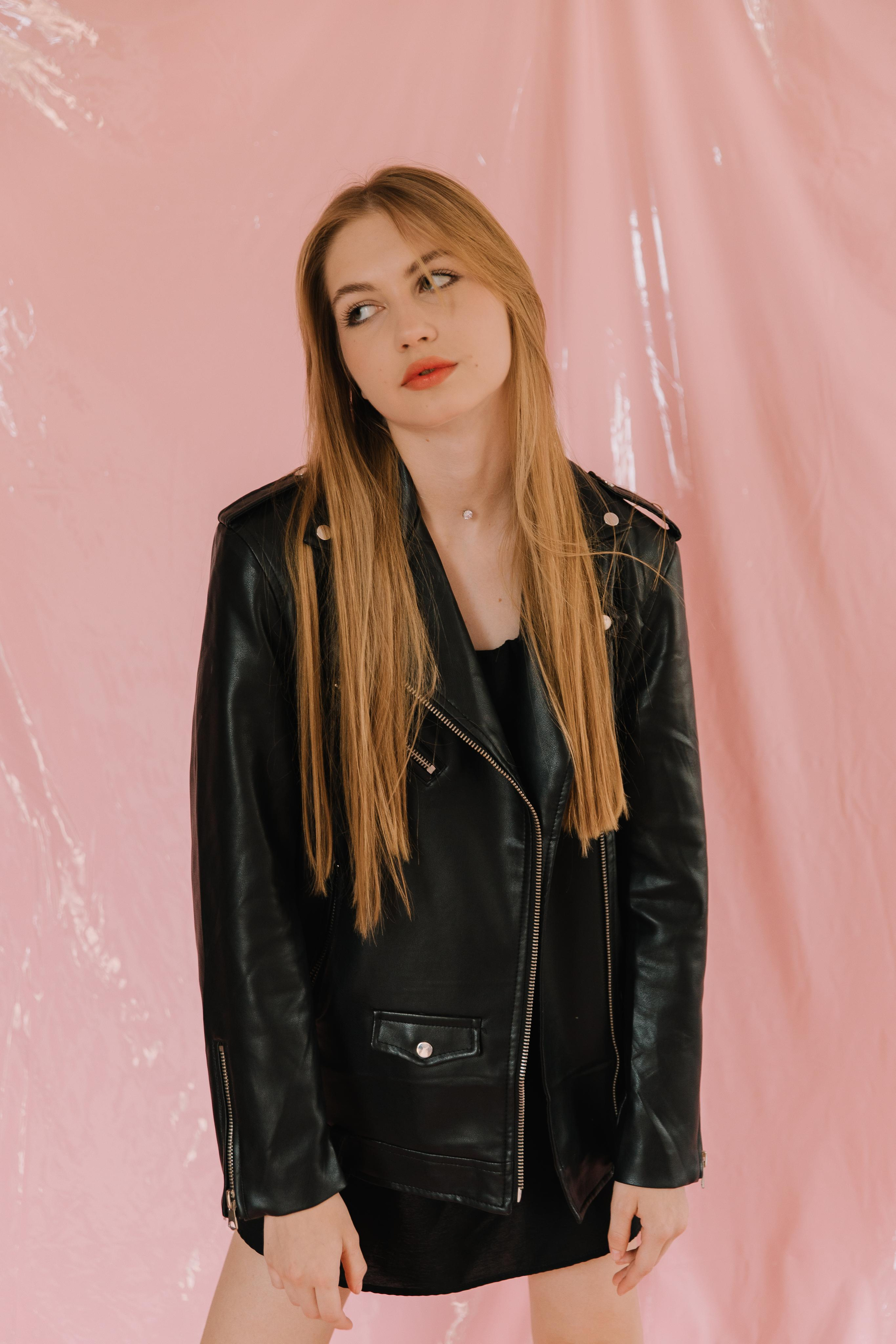 Юля. Главная