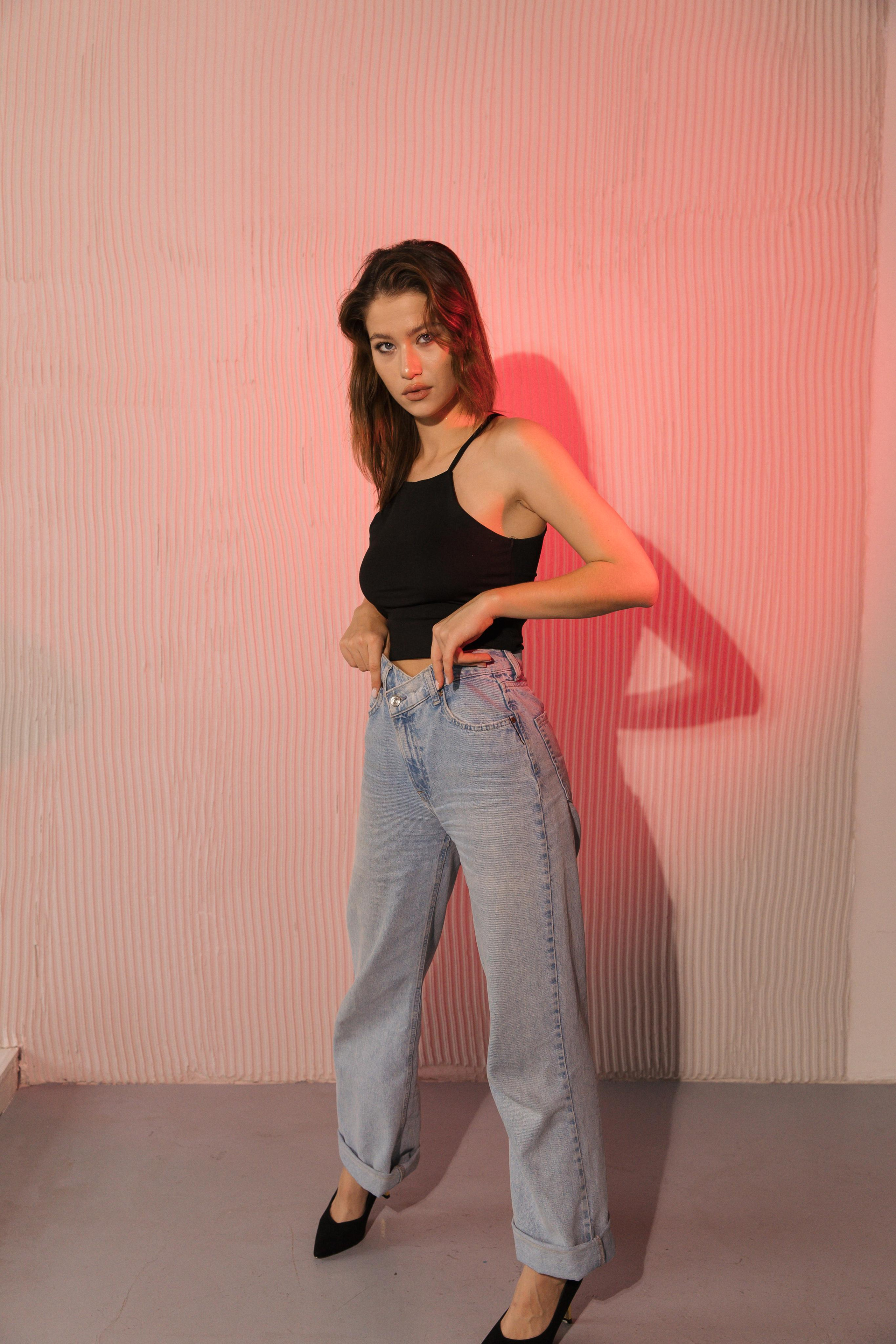 Ди. Главная