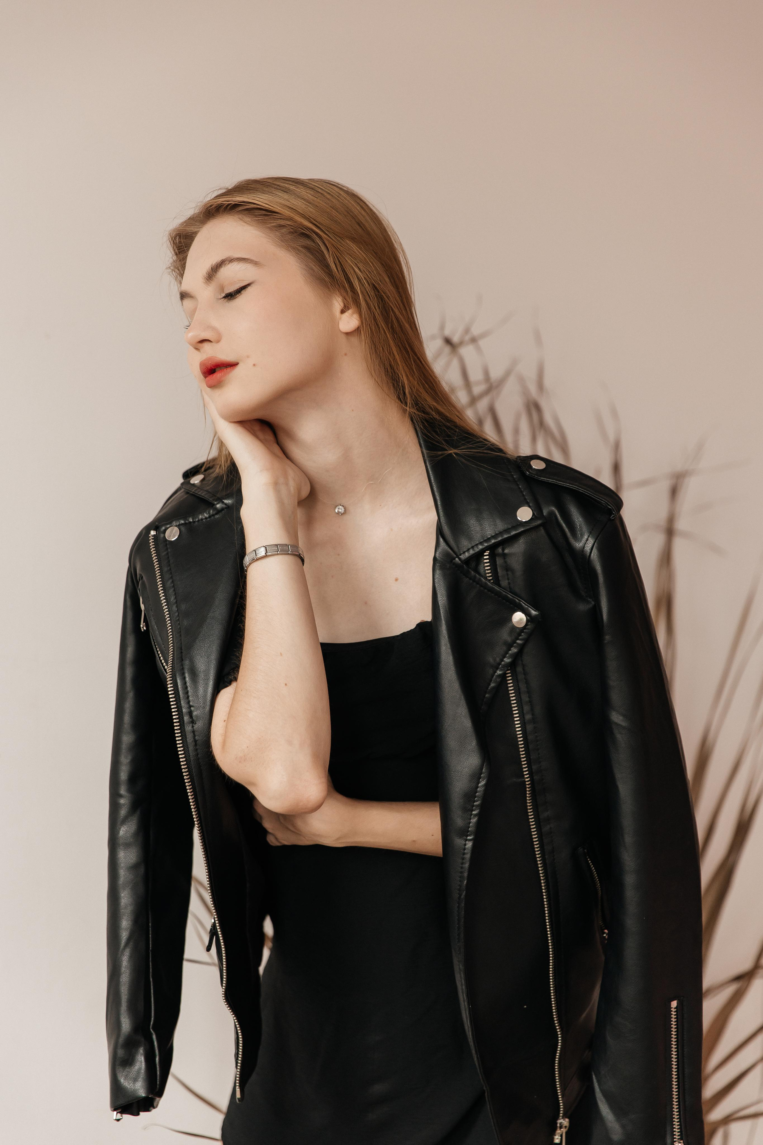 Юля. Главная