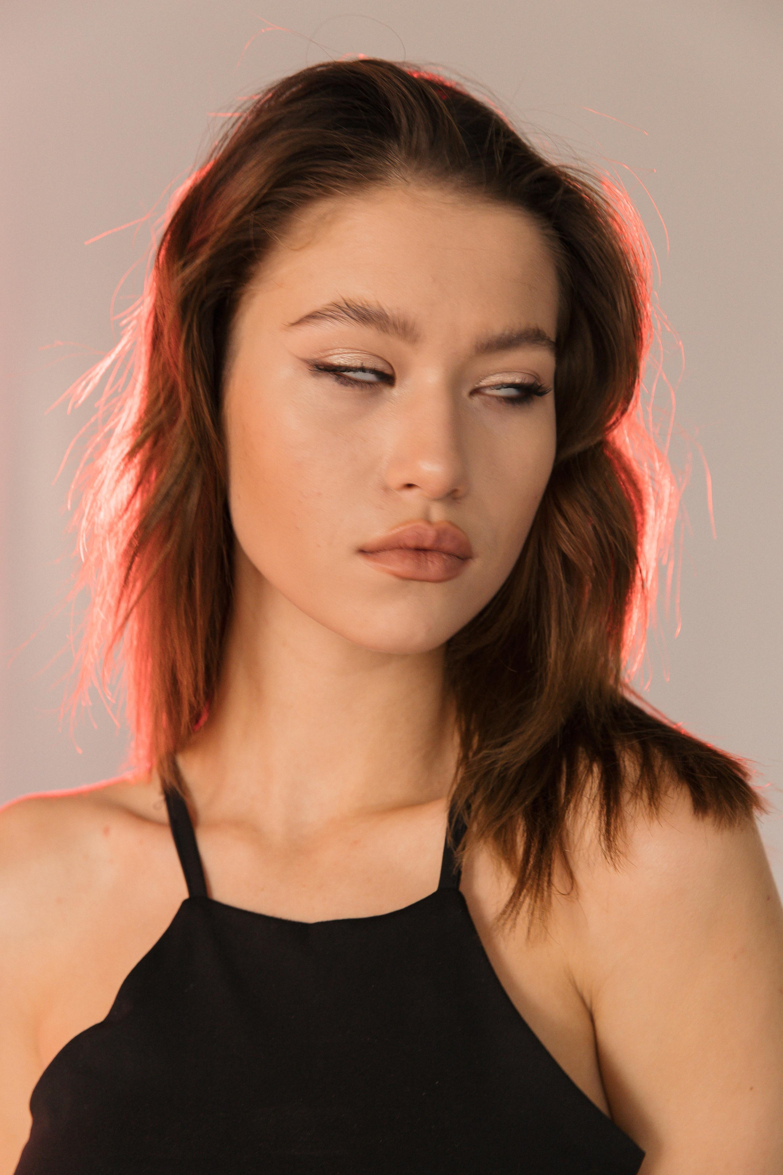 Ди. Главная