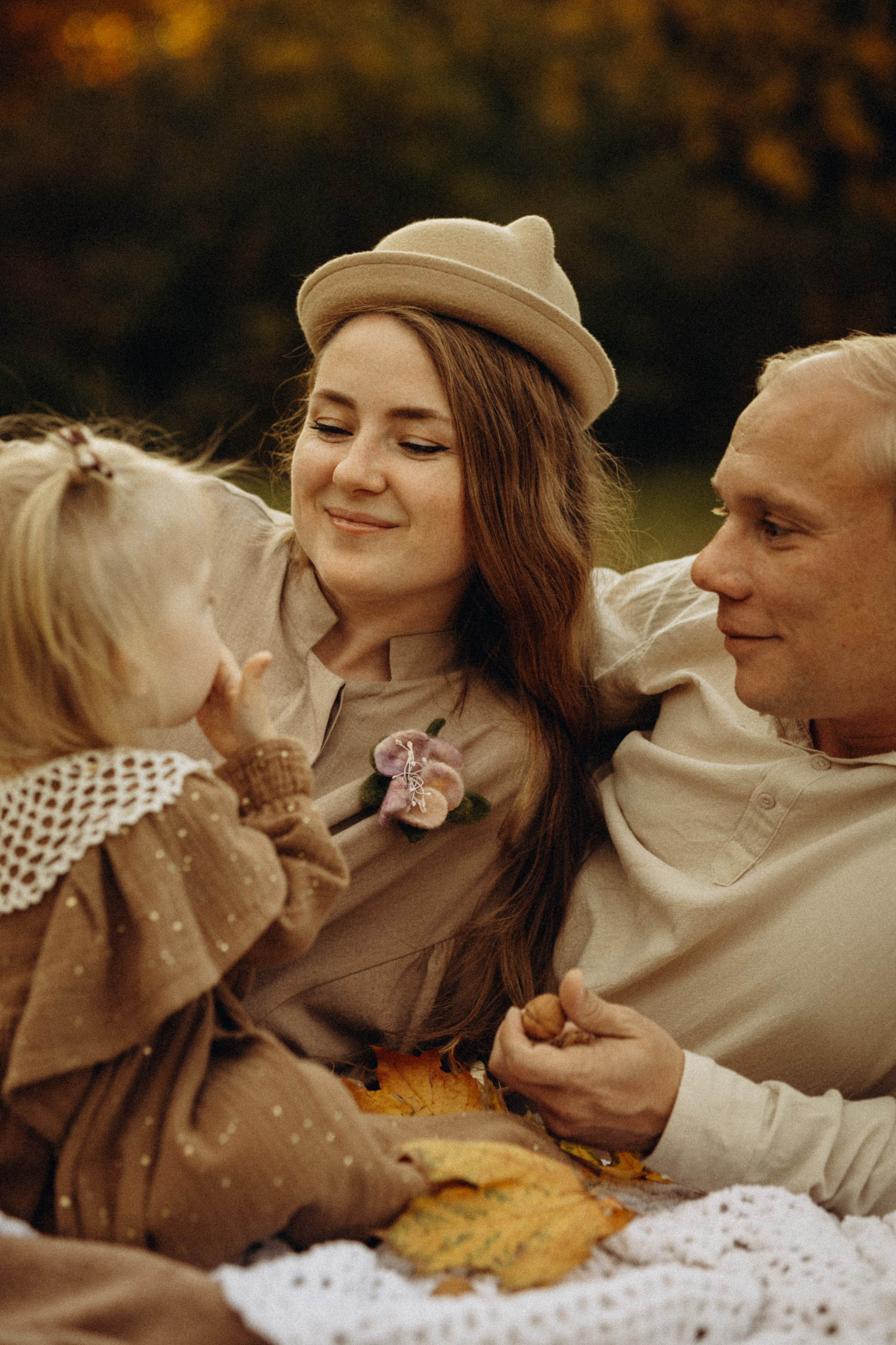 В поисках осенних сокровищ. Lifestyle семейный и детский фотограф в Омске Иванова Екатерина