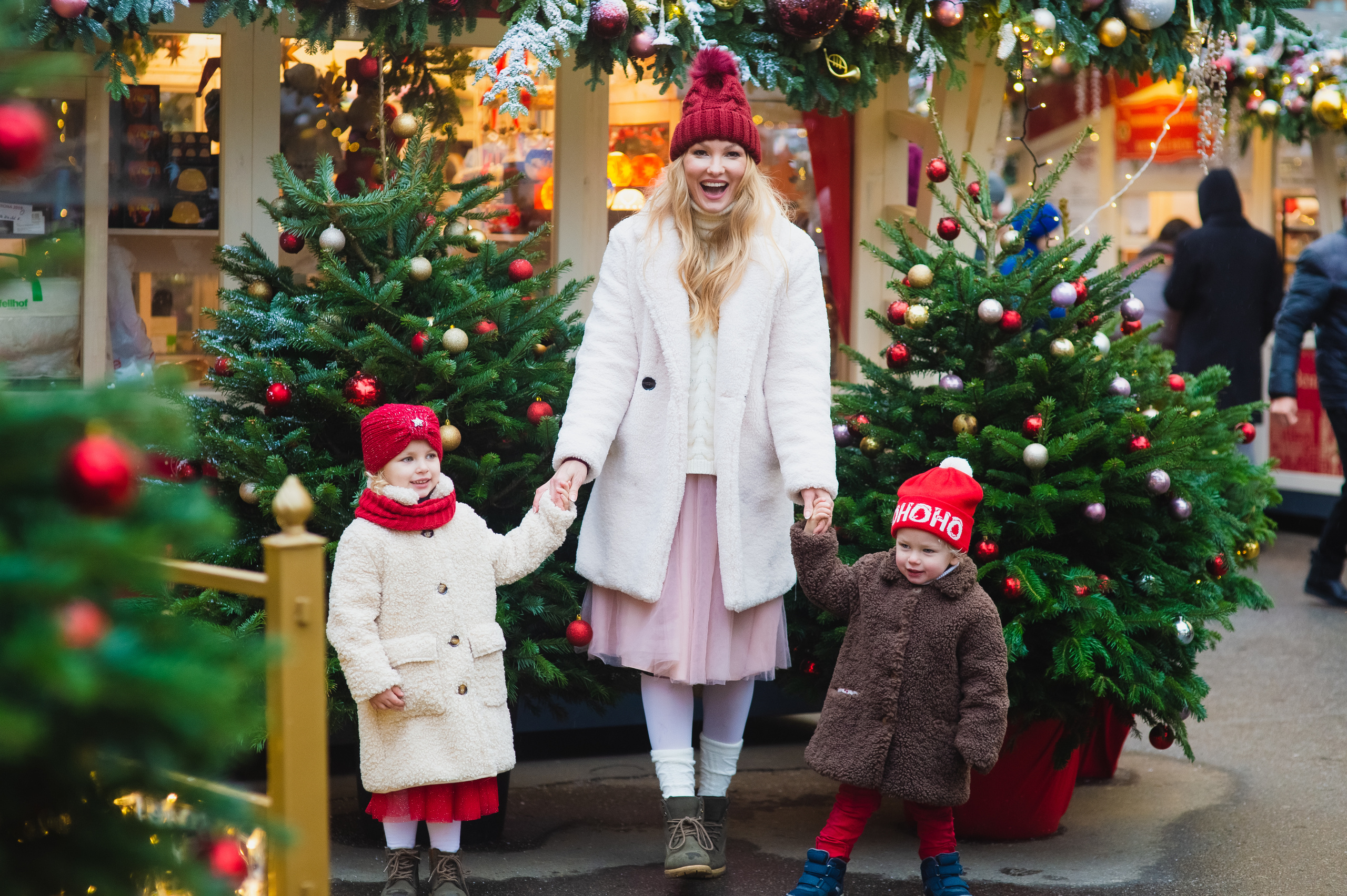 Новогодняя фотосессия на Красной площади для Екатерины и Игоря с детьми. Портретный фотограф в Москве, Московской области. Деловой портрет