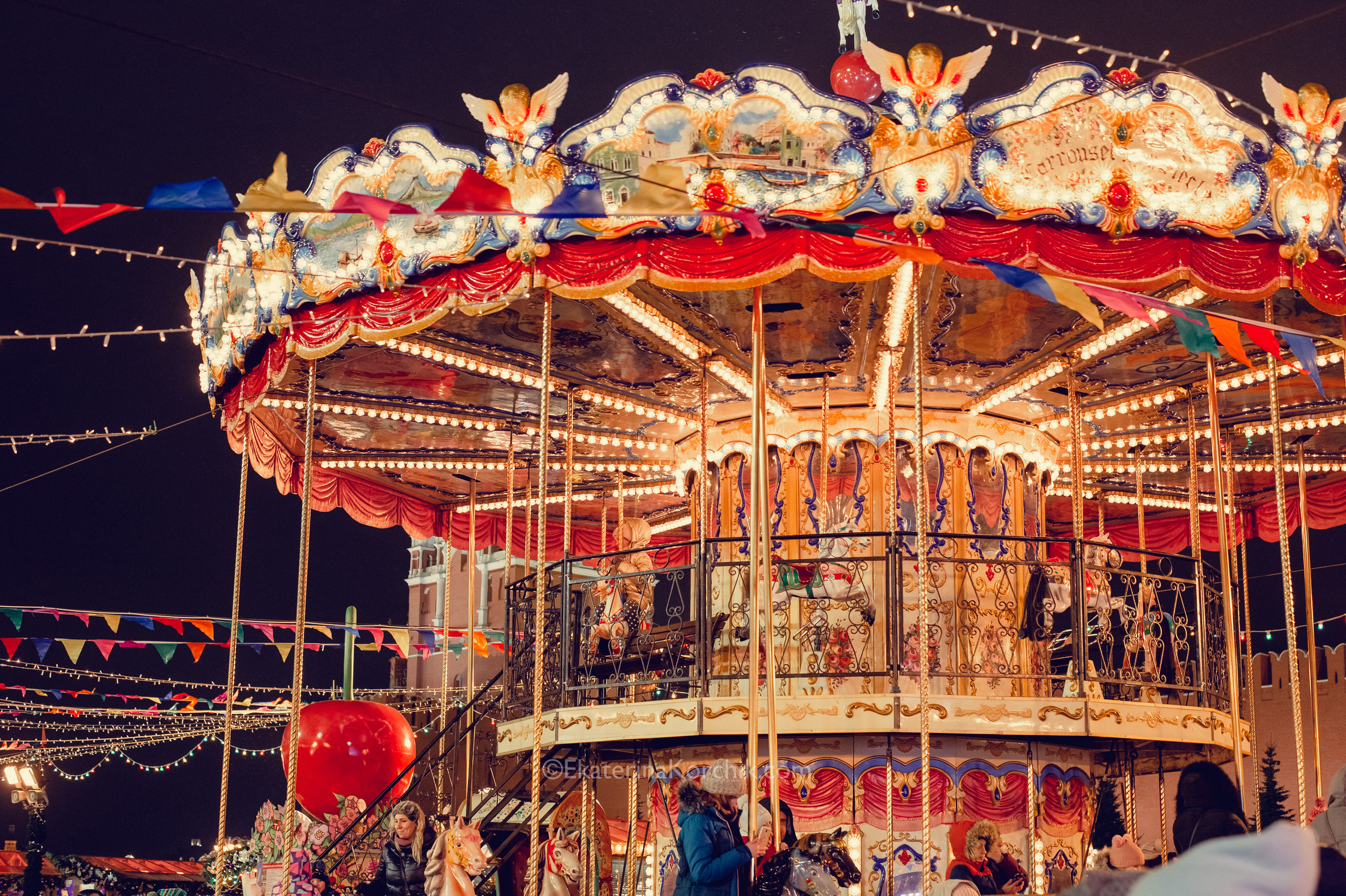 Ночная новогодняя Москва. Портретный фотограф в Москве, Московской области. Деловой портрет