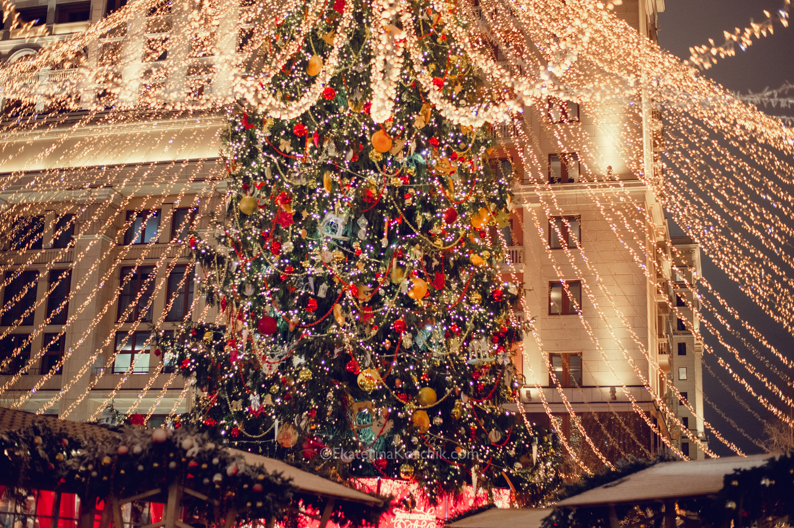 Ночная новогодняя Москва. Портретный фотограф в Москве, Московской области. Деловой портрет