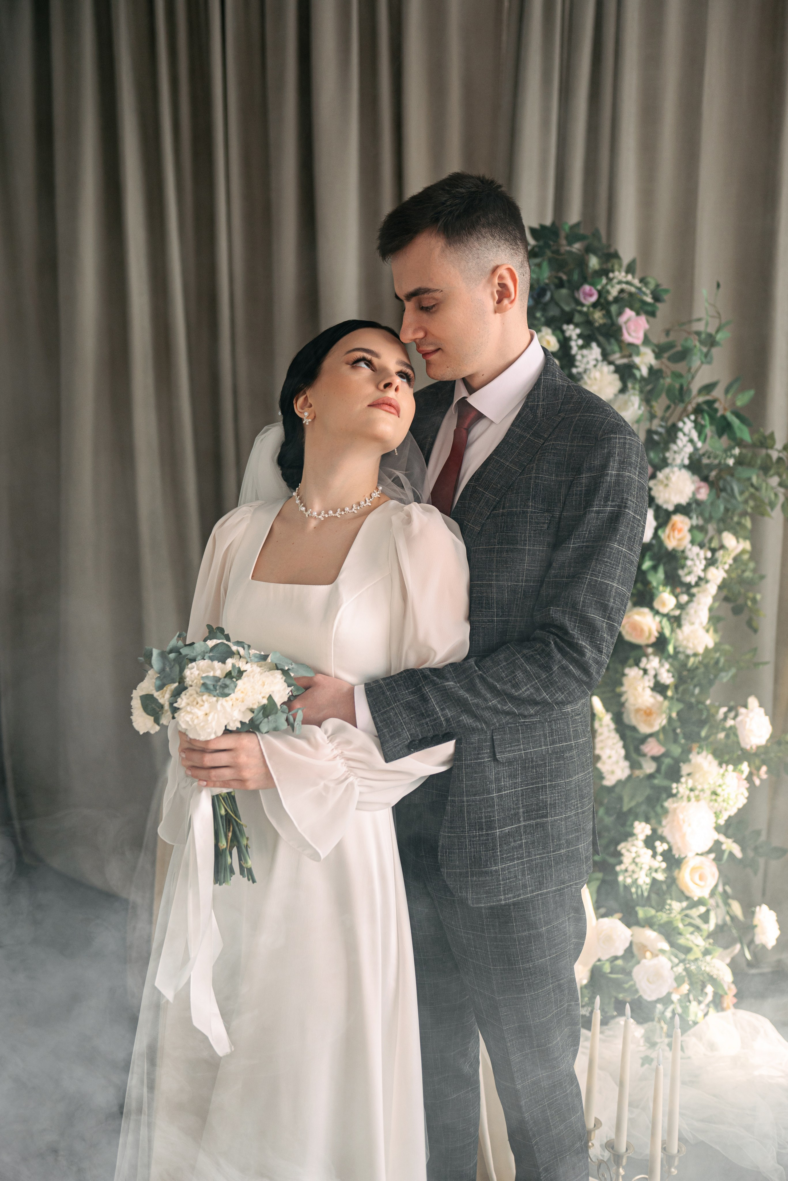 Свадебная фотосессия c дымом в фотостудии MAGIC г. Кемерово