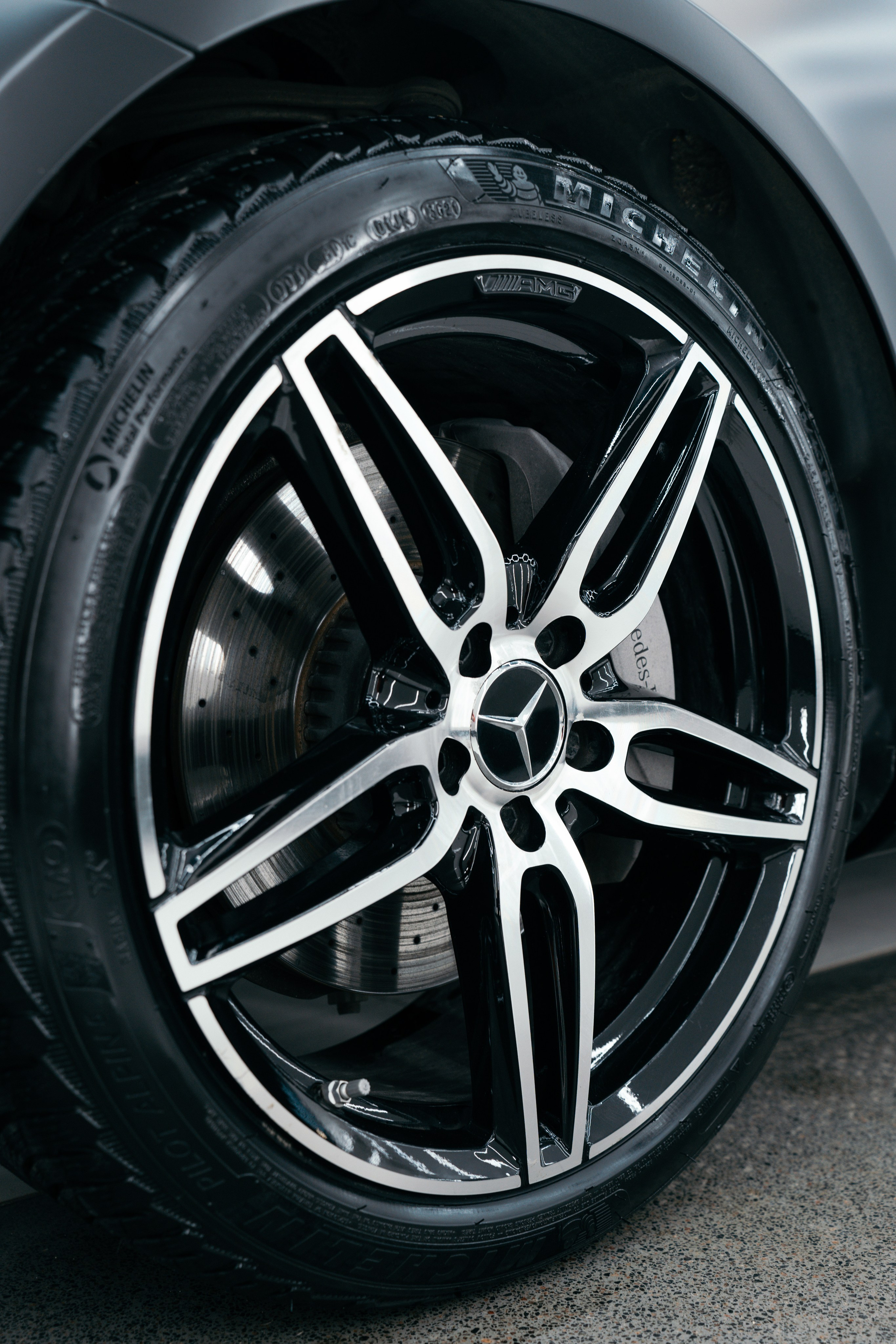 Triumph Car Services. Photographer based in moscow Peter Tchana