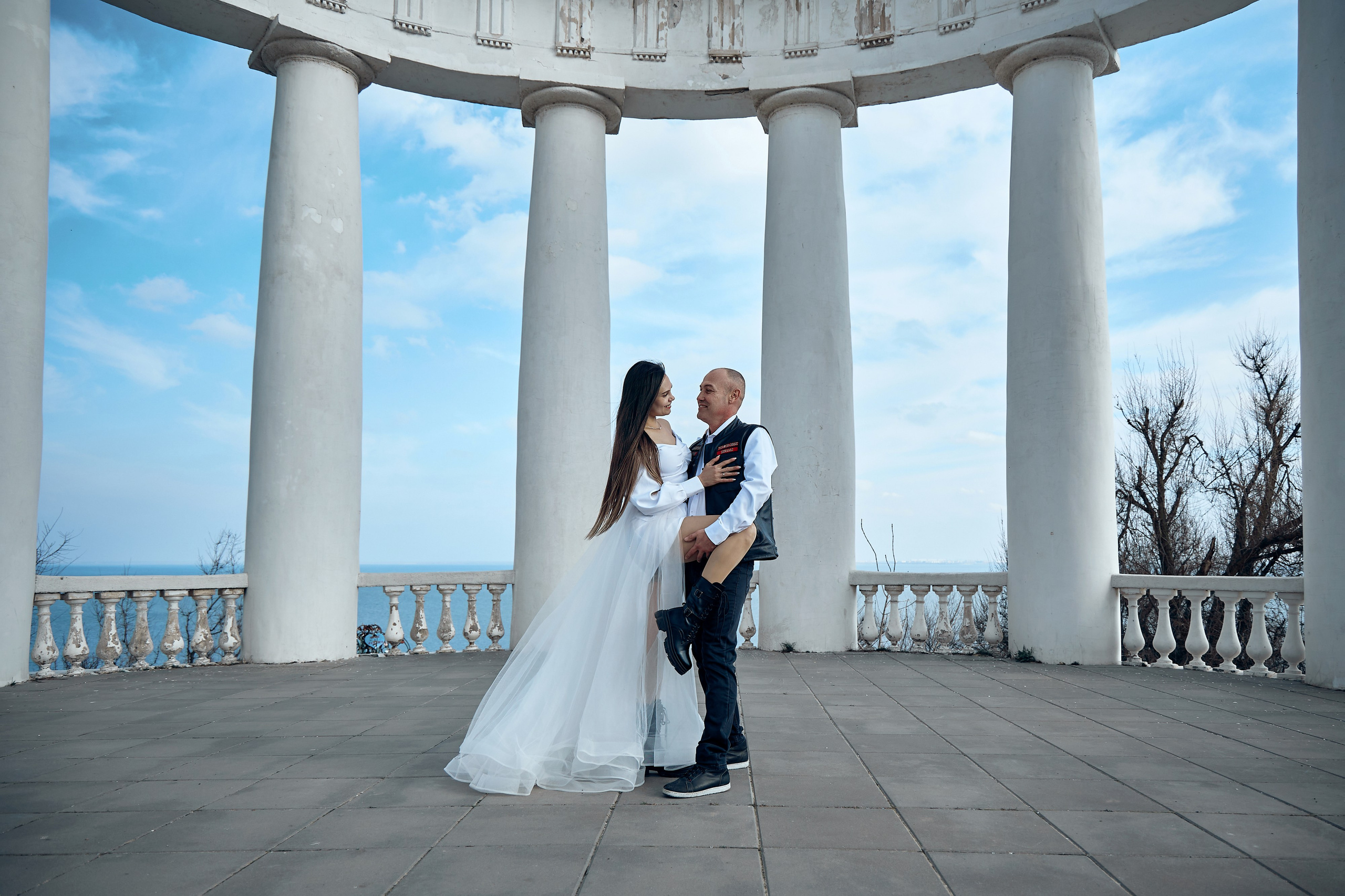 Фотосъемка в ЗАГСе, прогулка молодых, банкет