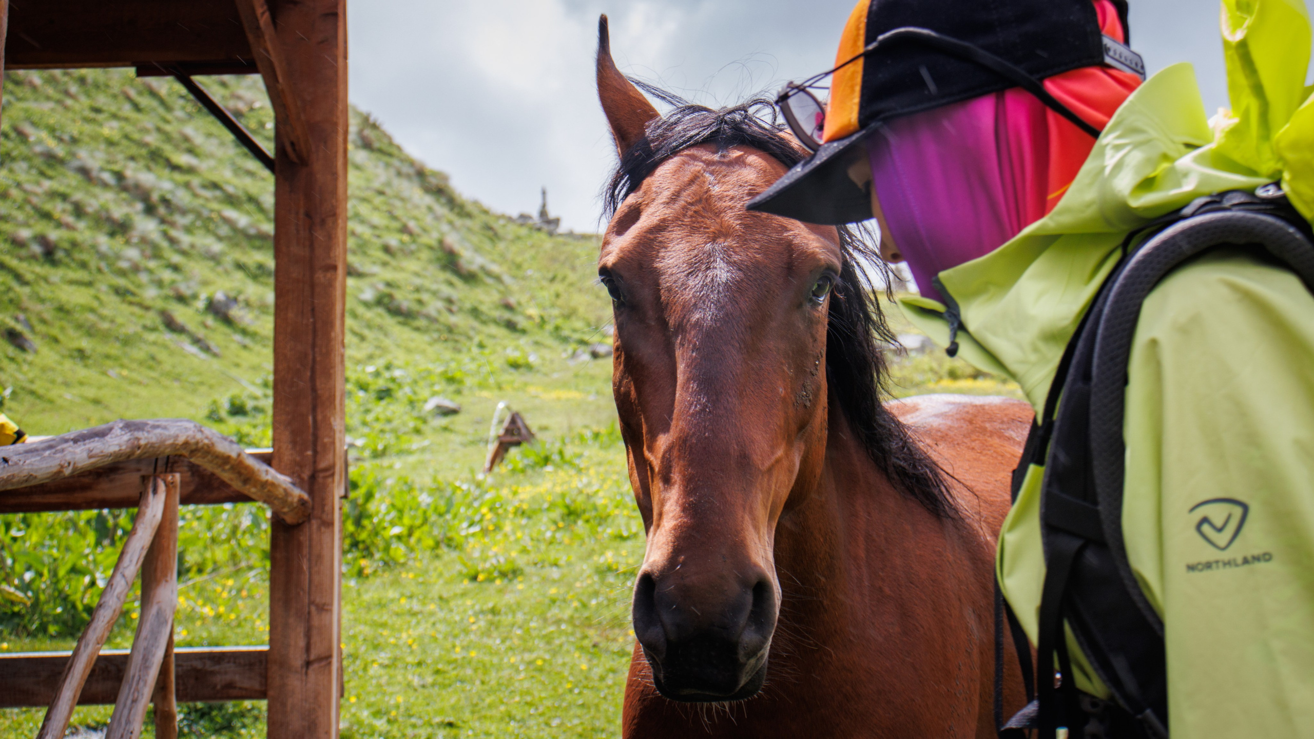 Трекинг / Терскольский водопад. Фотограф на трекинг и восхождение Эльбрус, Приэльбрусье. Елизавета Бобок