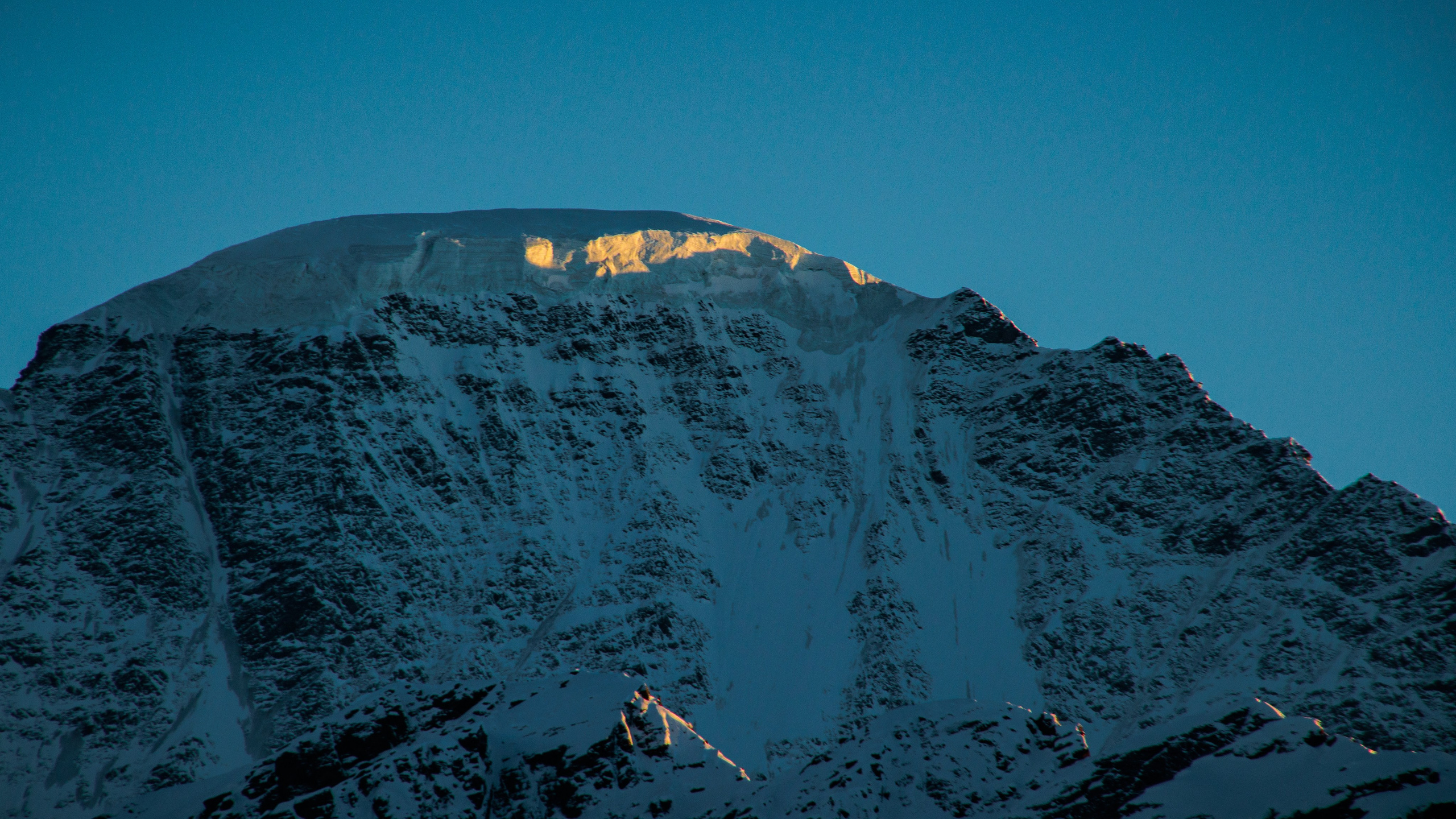 Эльбрус / зима. Фотограф на трекинг и восхождение Эльбрус, Приэльбрусье. Елизавета Бобок