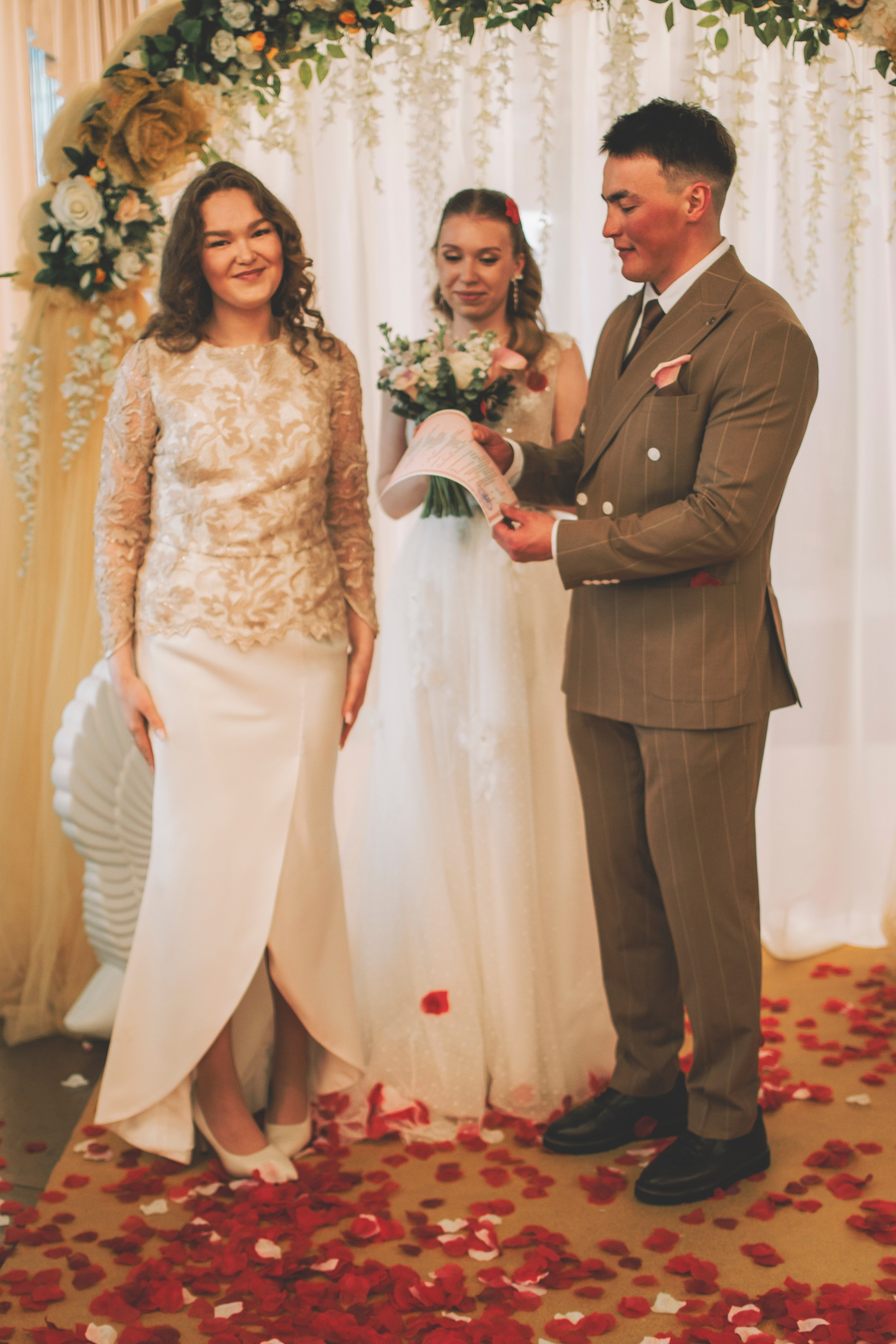 Альберт и Анастасия (Студийная фотосессия, роспись в ДК Нефтяник + фотосессия с гостями). Семейный и свадебный фотограф Губкинский и Ставрополь