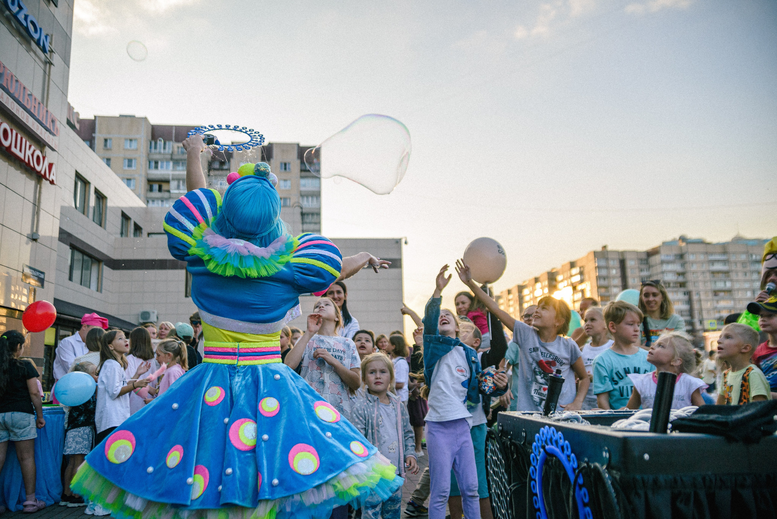 День рождения школы английского языка для детей. Портретный и репортажный фотограф в Санкт-Петербурге