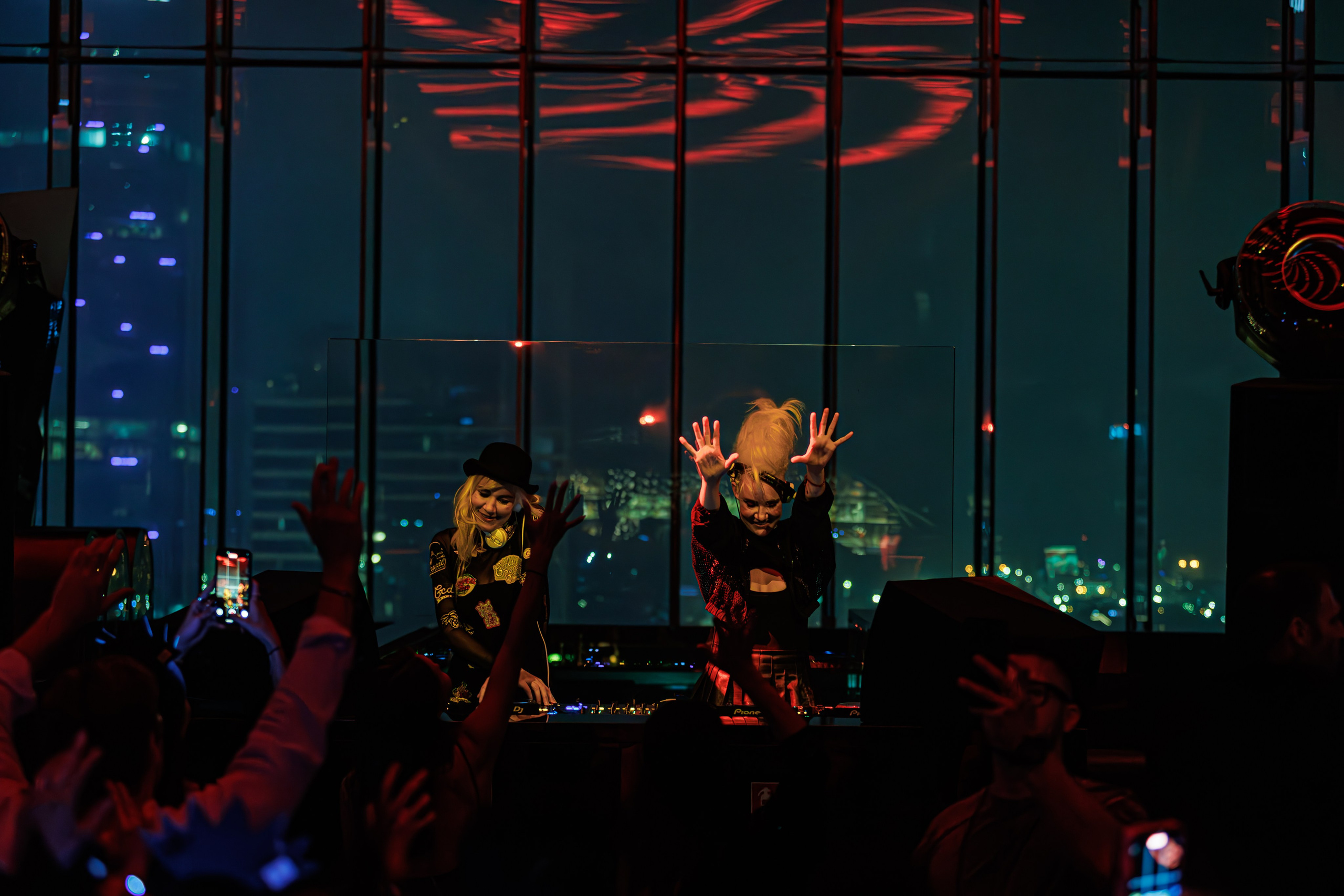 Twilight Party at Sphere Dubai — Nightlife Photography. Evgen Yatsenko — Photographer in Dubai