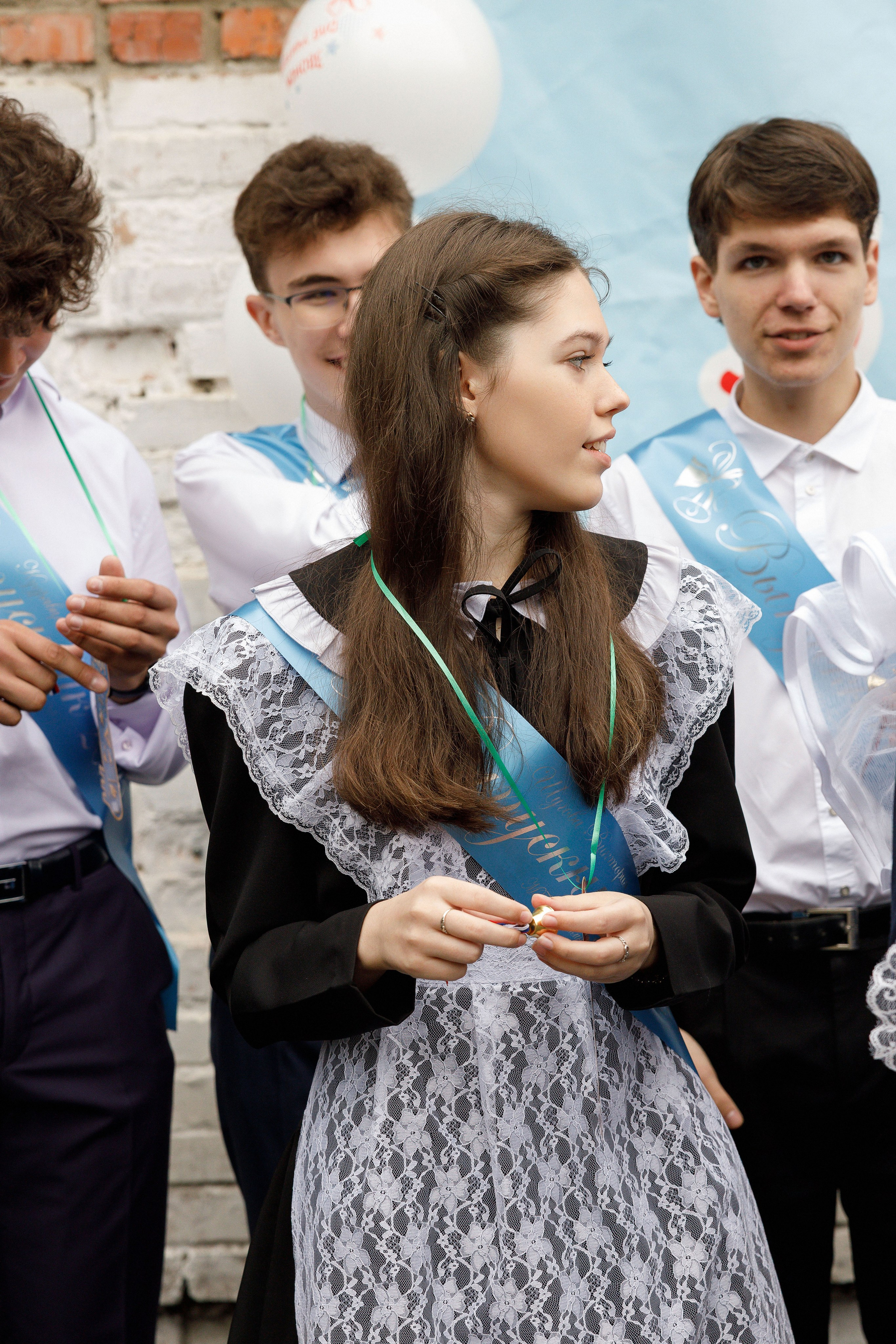 Последний звонок Гимназия Артем. Photoalbum-vl.ru