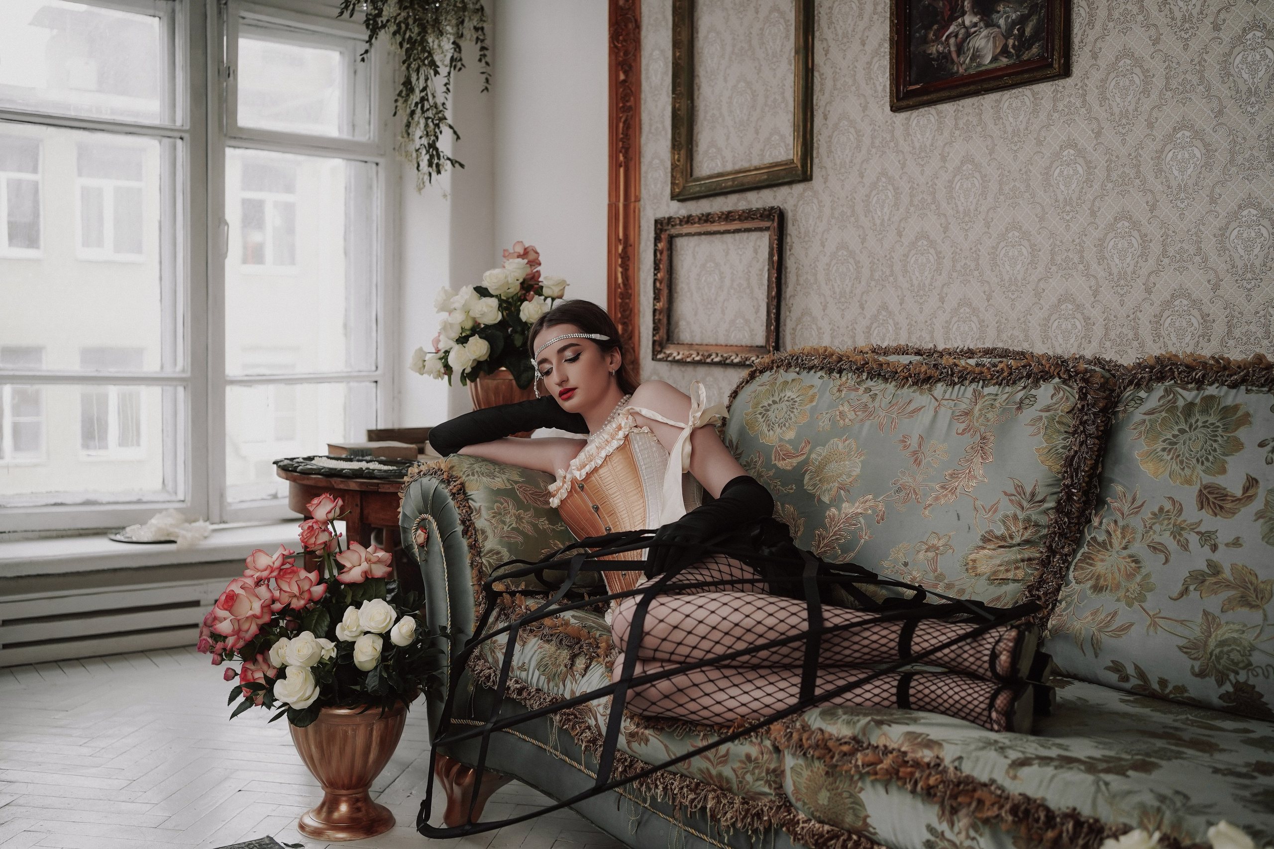 Фотостудия Белая комната. Женский фотограф в Ростове-на-Дону.Фотосессия Гэтсби. Свадебный фотограф в Ростове-на-Дону. Таинство Крещения и Венчания, семейные фотосессии. Алёна Чёботова