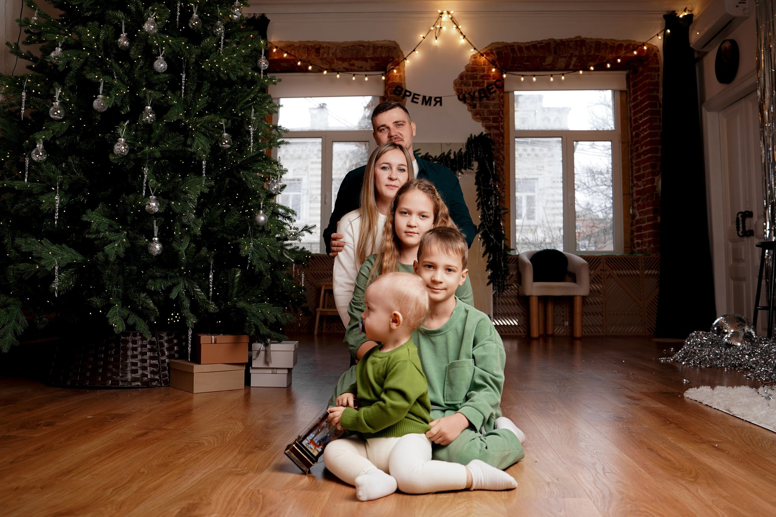 Семейная экспресс-фотосессия в фотостудии Тепло. Новочеркасск. Свадебный фотограф в Ростове-на-Дону. Таинство Крещения и Венчания, семейные фотосессии. Алёна Чёботова