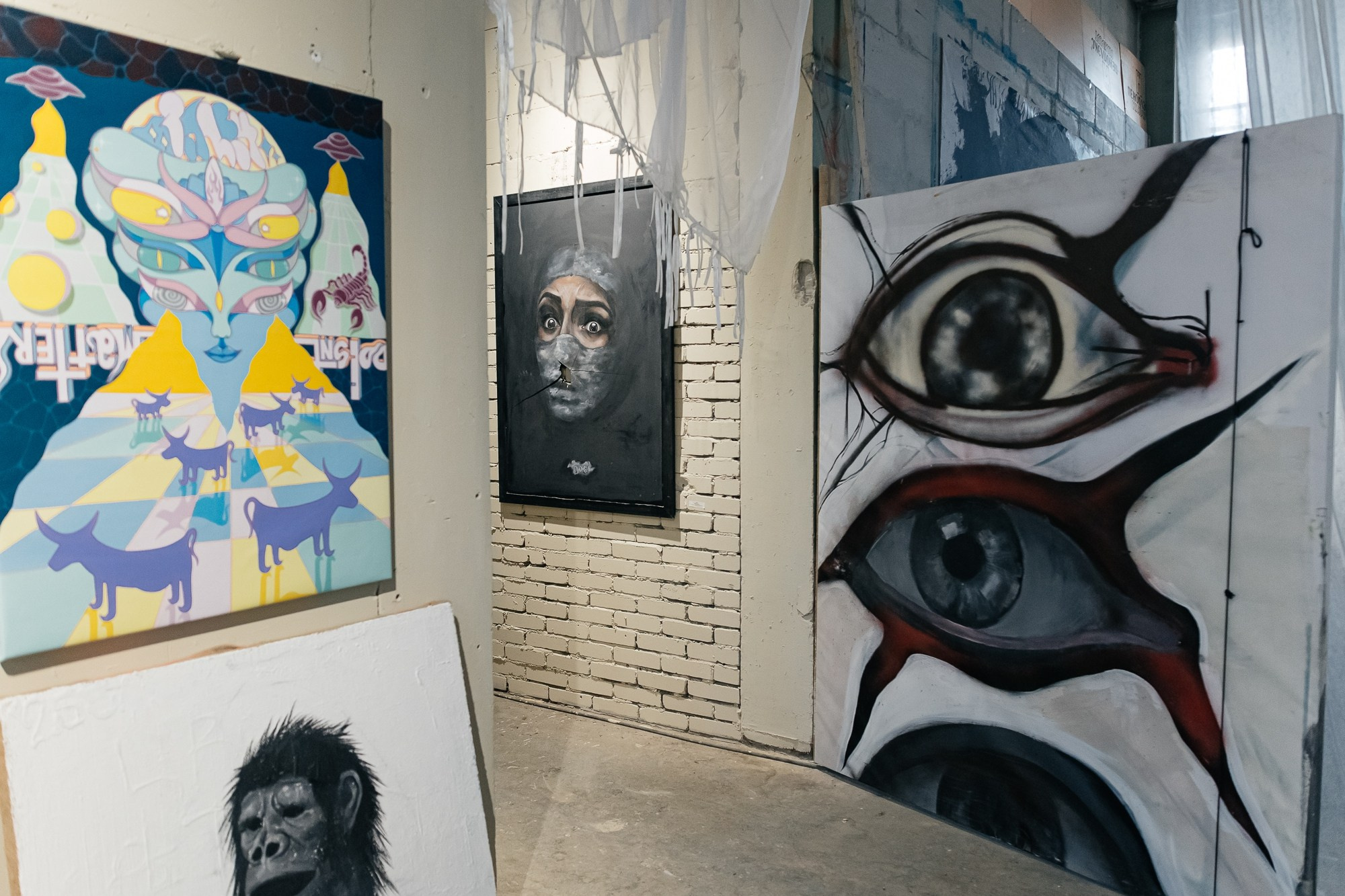 IZZI ROOM | Открытие выставки | май 2025. Репортажный фотограф в Санкт-Петербурге СПБ Алиса Ческидова на ваше мероприятие