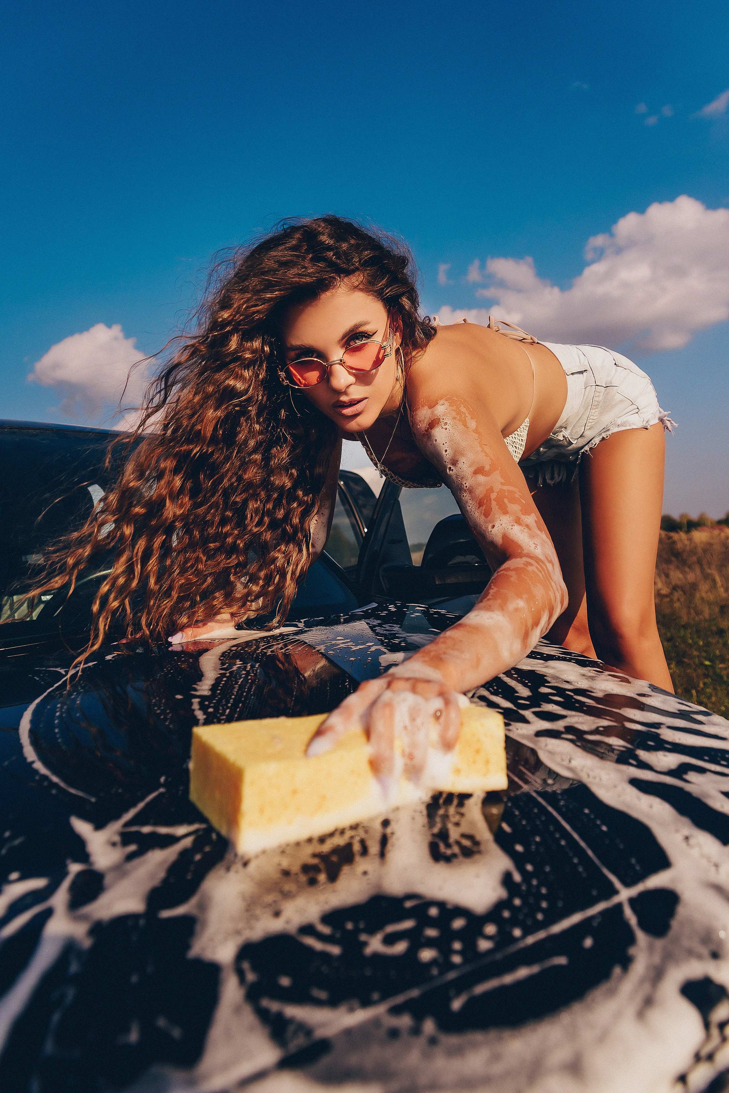 Александра и Тундра. Фотосессия с машиной. Профессиональный фотограф Natali Aieteia