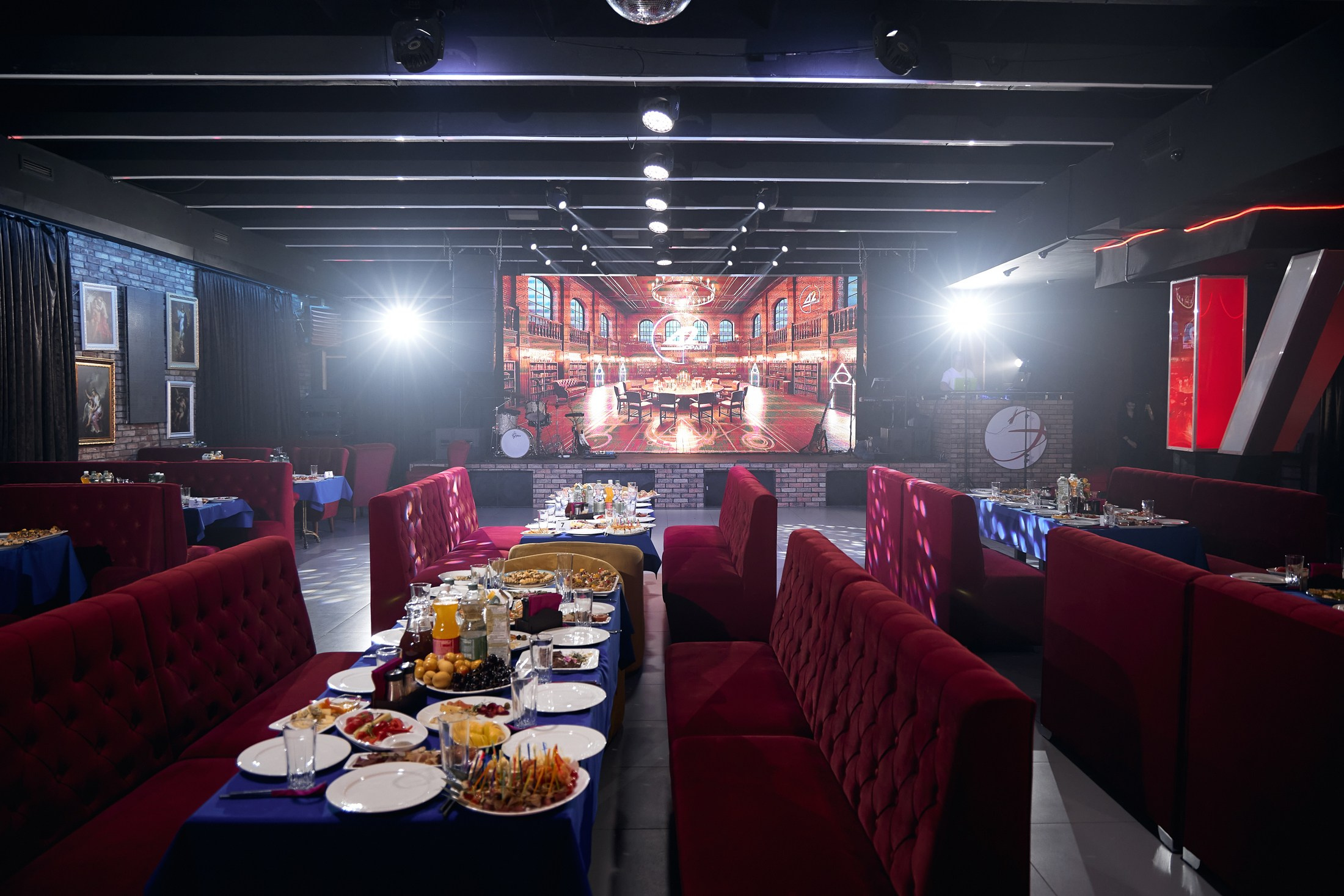 Фотограф на выпускной. Свадебный репортажный и фуд фотограф в Барнауле Гайфулин Виталий